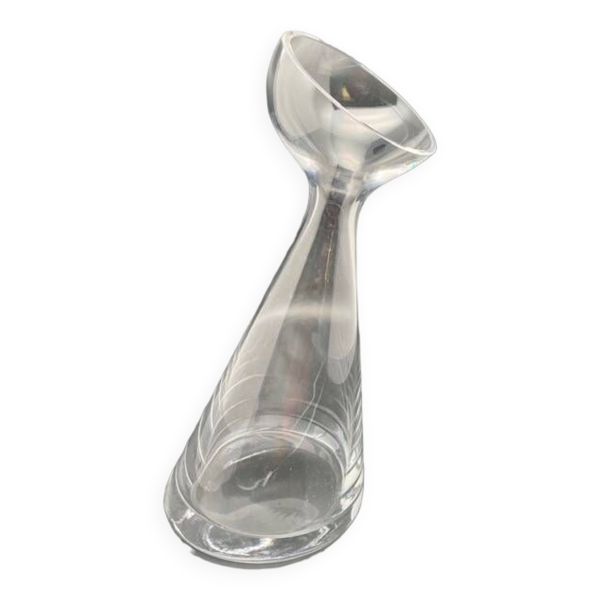 Decanter with "funnel" spout