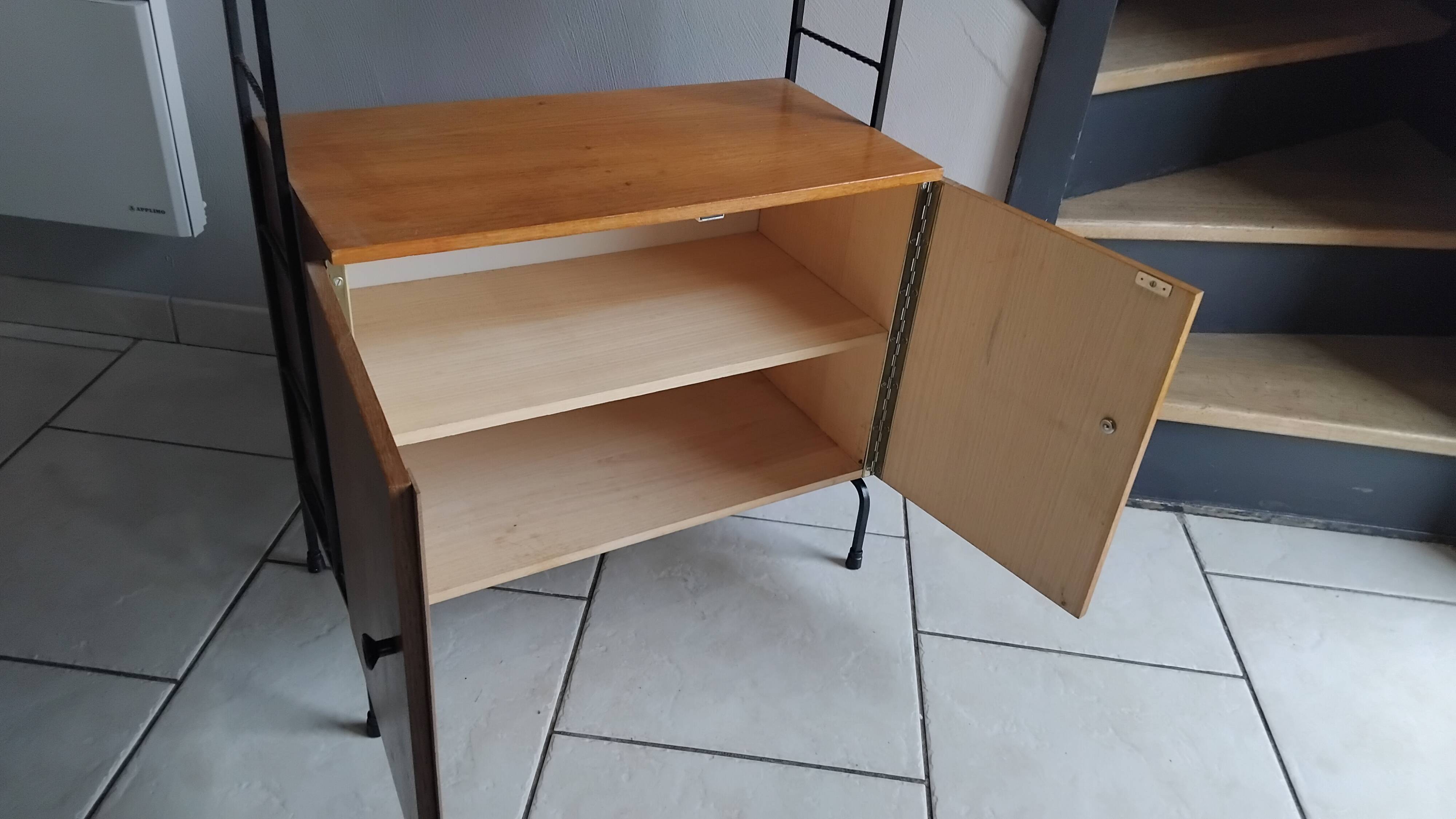 Small vintage shelf unit from the 50s and 60s.
