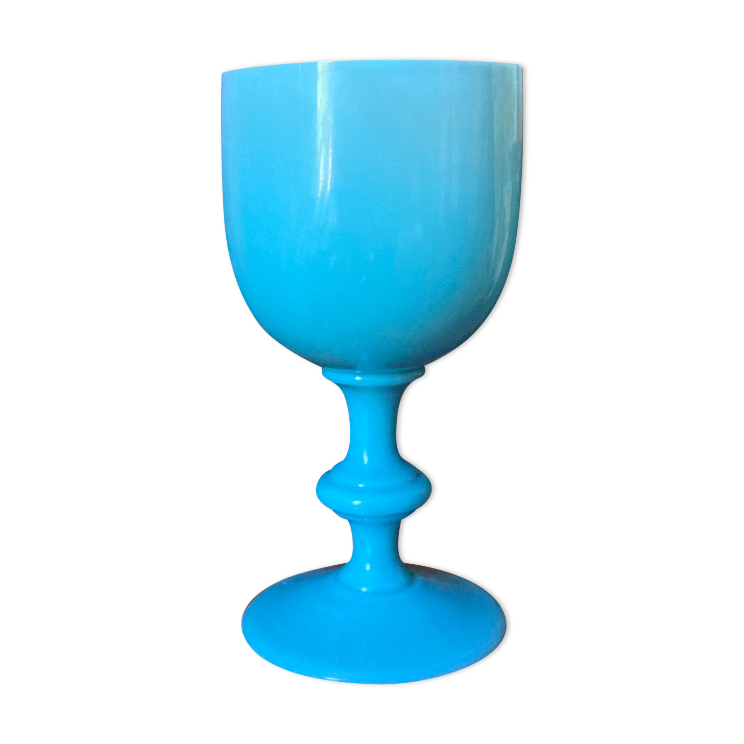Calyx cut in blue opaline glass Portieux