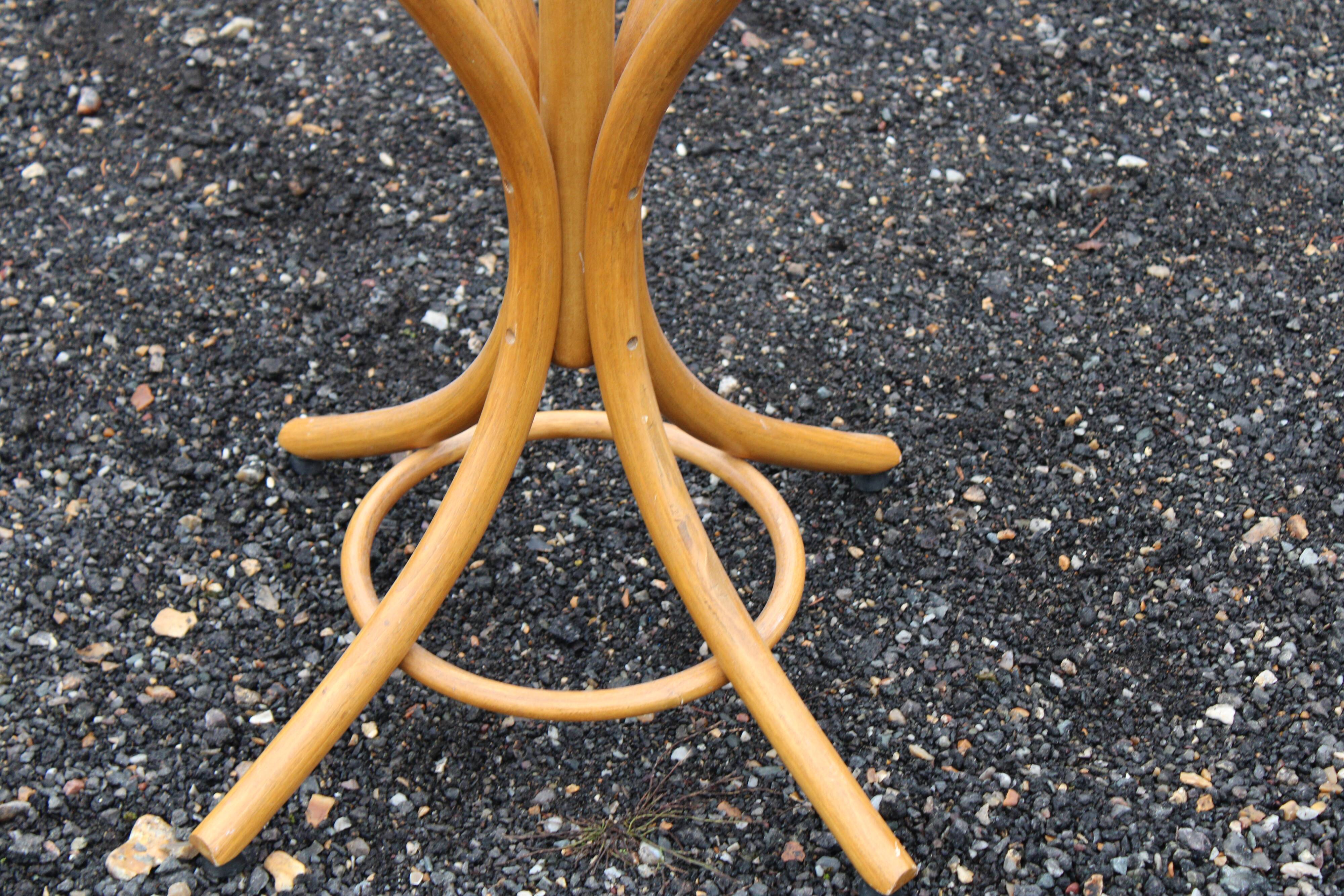 Parrot coat rack