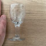 Verre à liqueur gravé