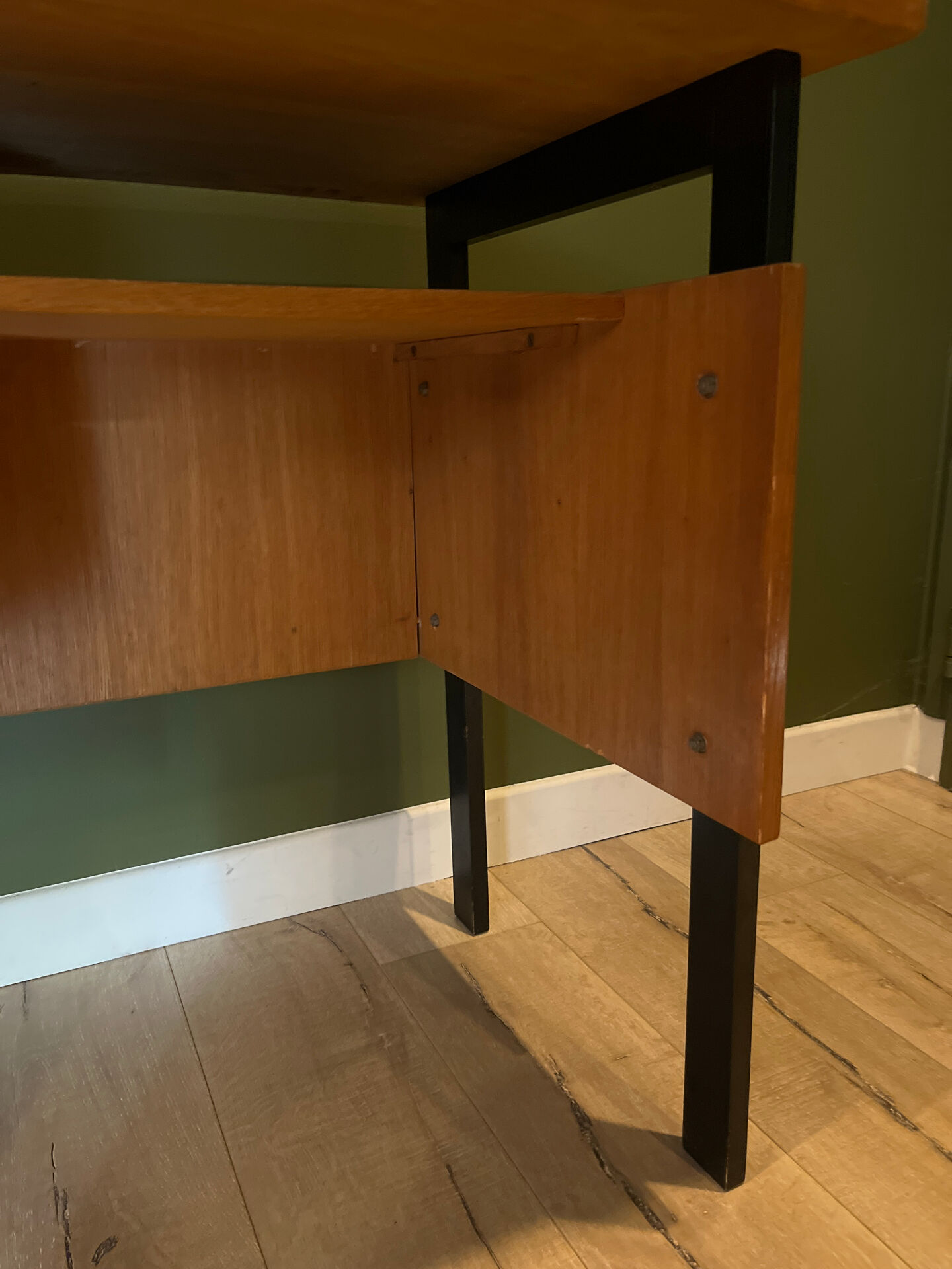 Bureau moderniste bois