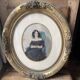 Pastel Jeune femme au fauteuil bleu