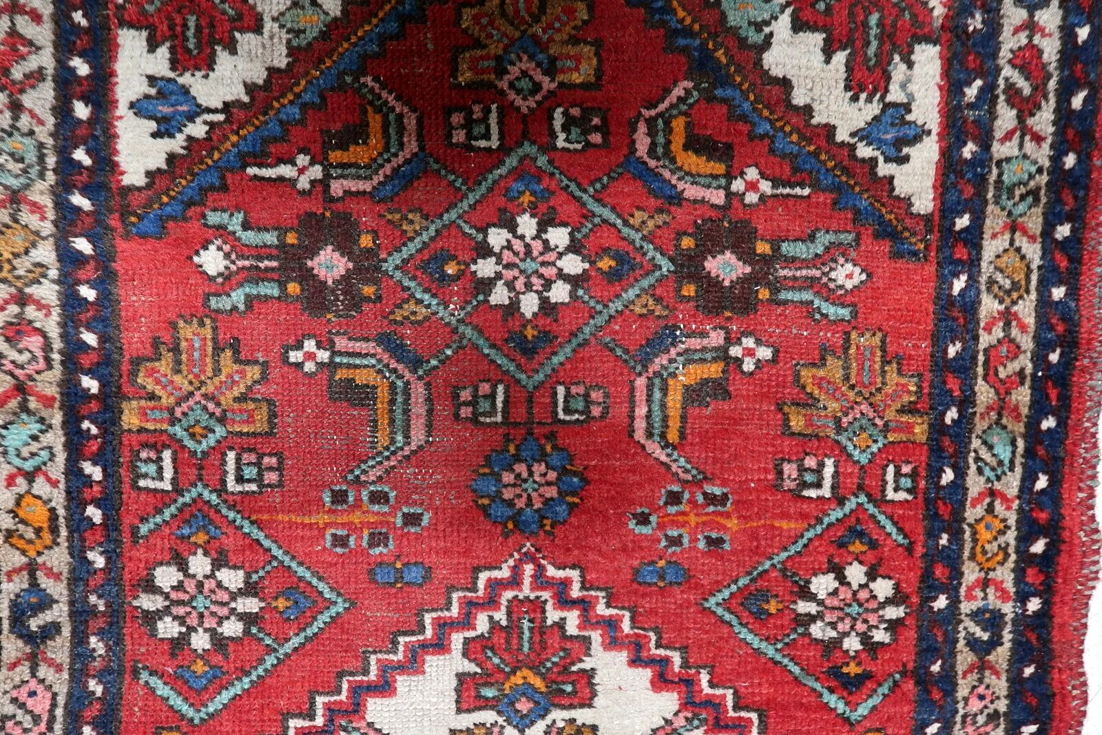 1920s Handmade Vintage Wool Medallion Rug, Red, 93 × 202 cm - 1C1292