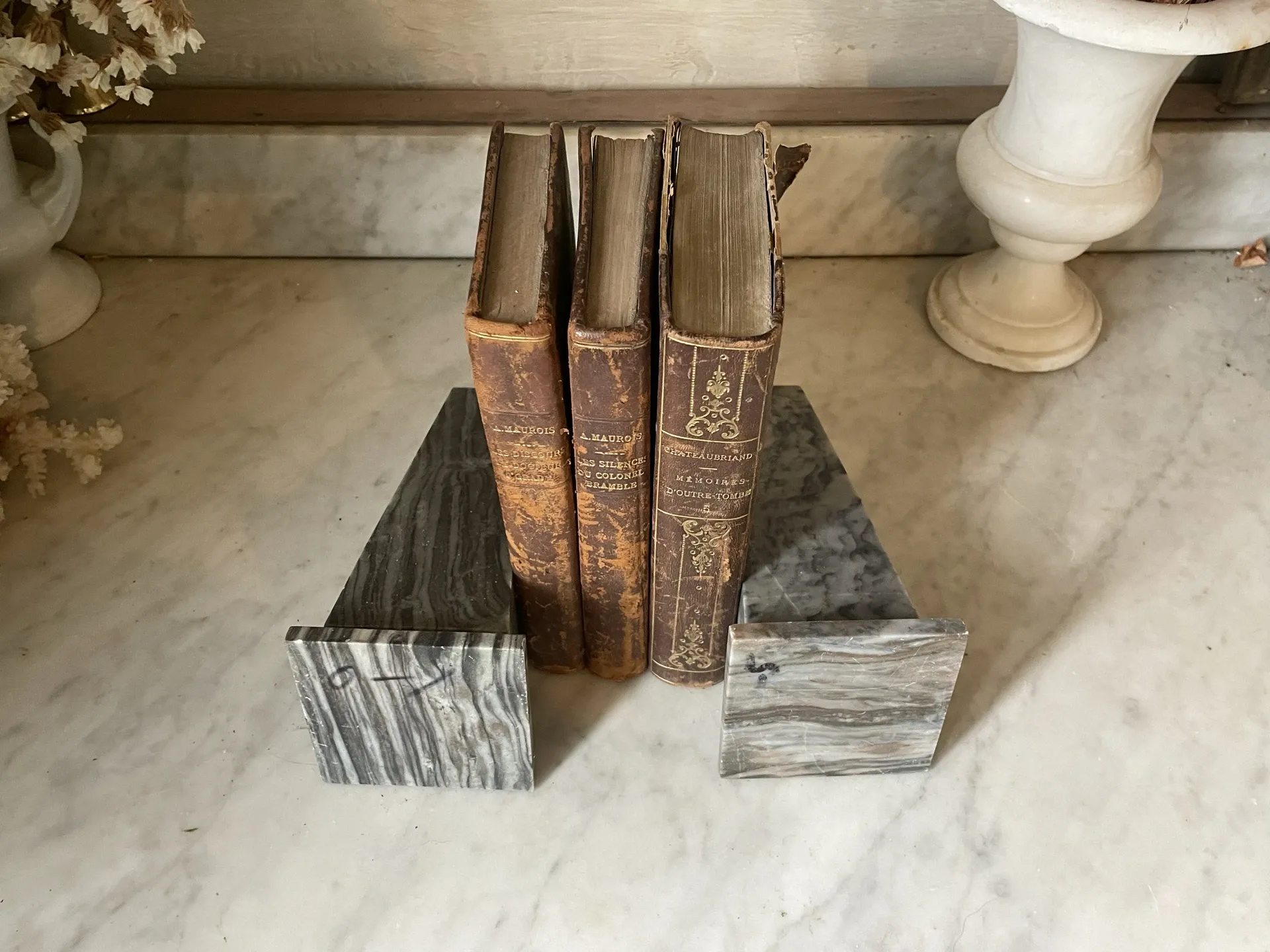 pair of obelisk bookends in grey/brown marble Art Deco style