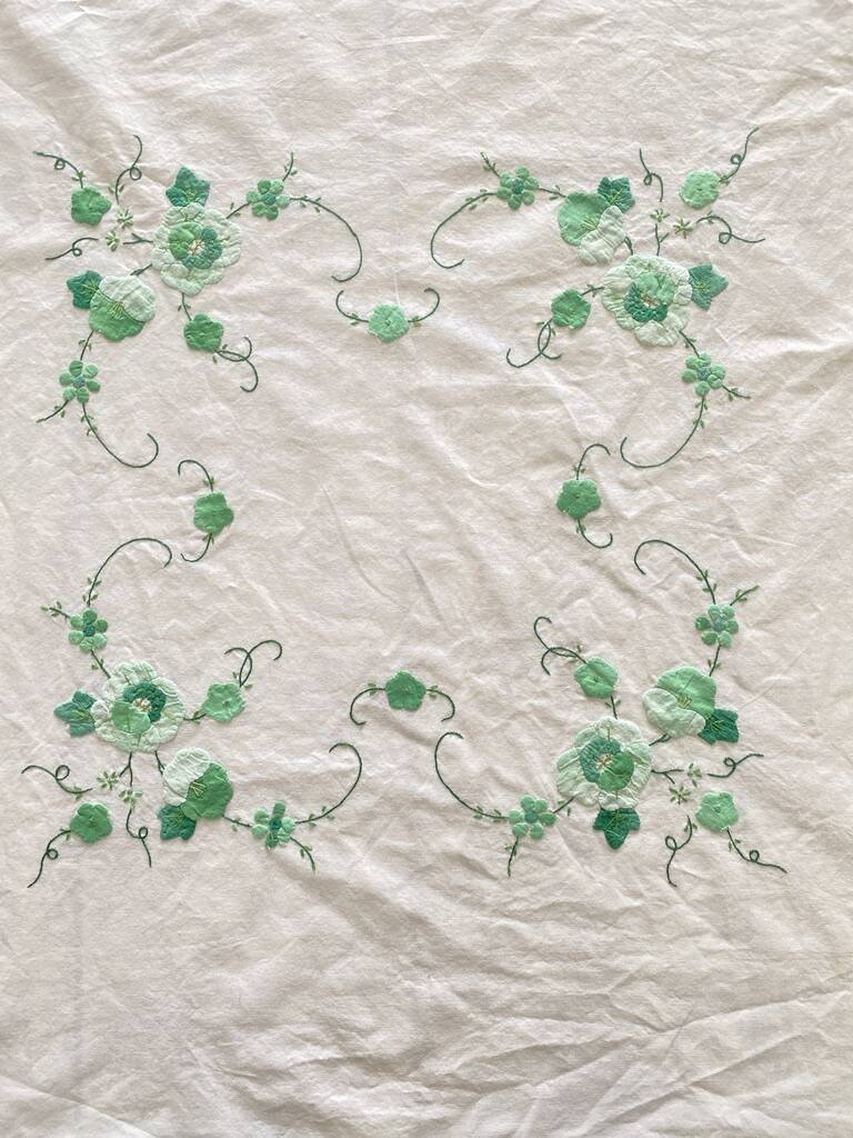 Antique square tablecloth with embroidered appliqué - 107x107 cm - Cotton