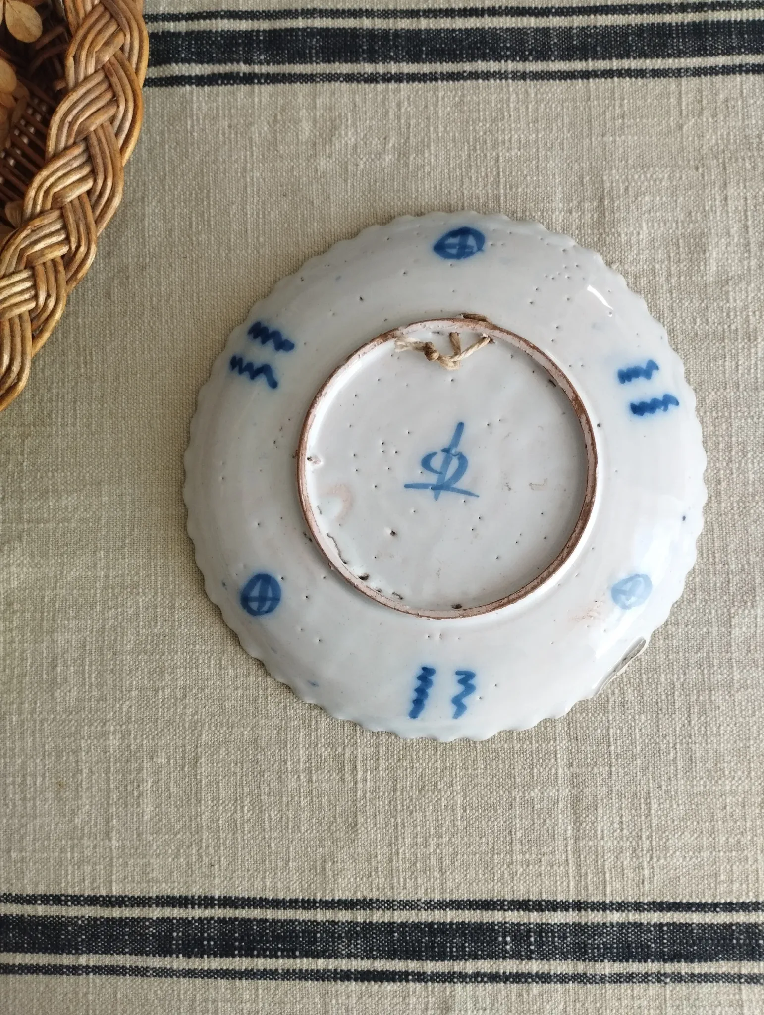 Ancienne assiette décorative en faïence Hollande XVIIIe