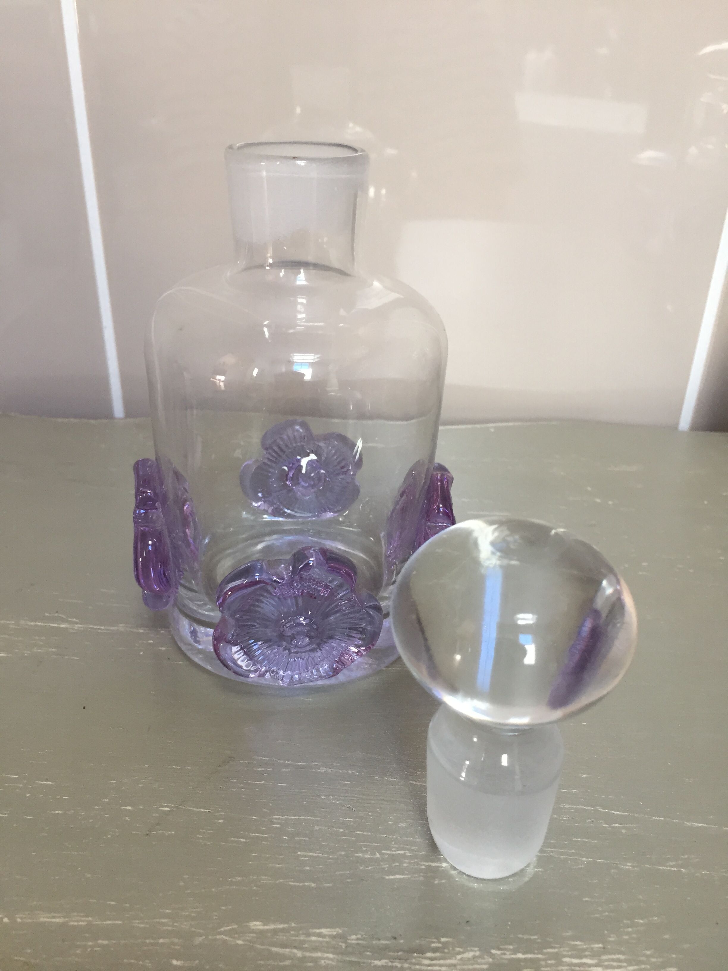 Three-piece glass-paste bathroom set