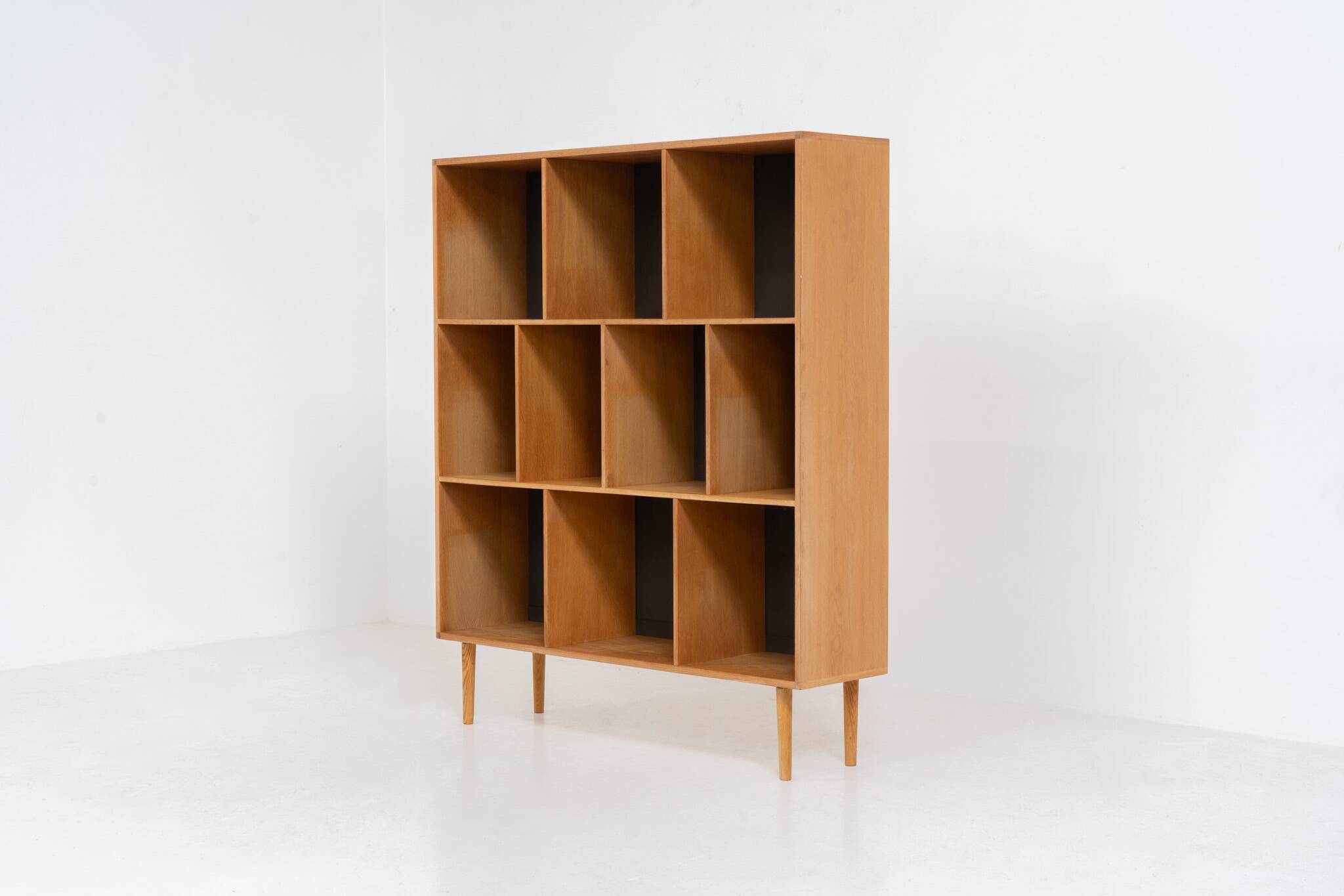 Oak library by Kurt Østervig