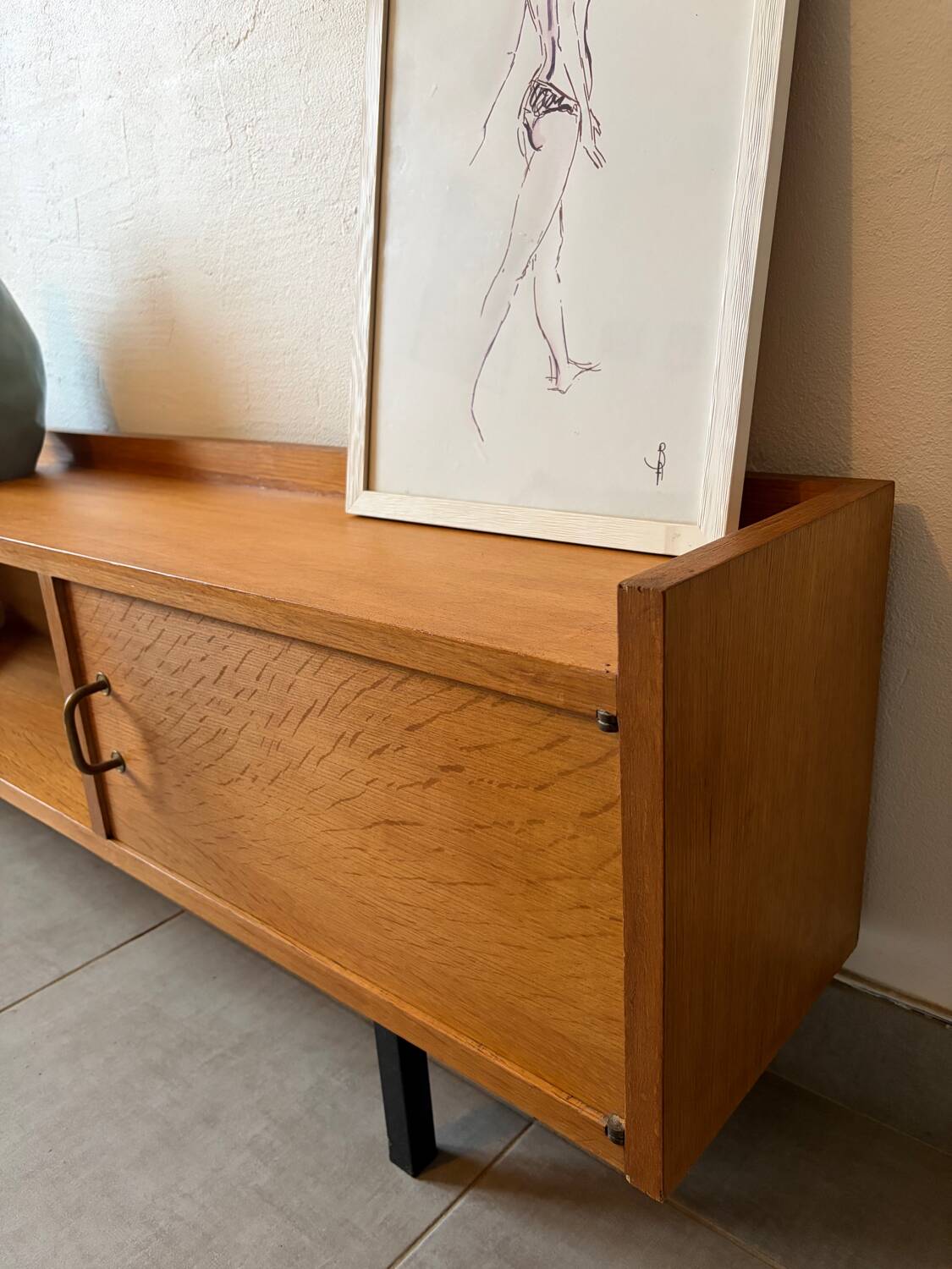 Vintage low oak sideboard (shallow)