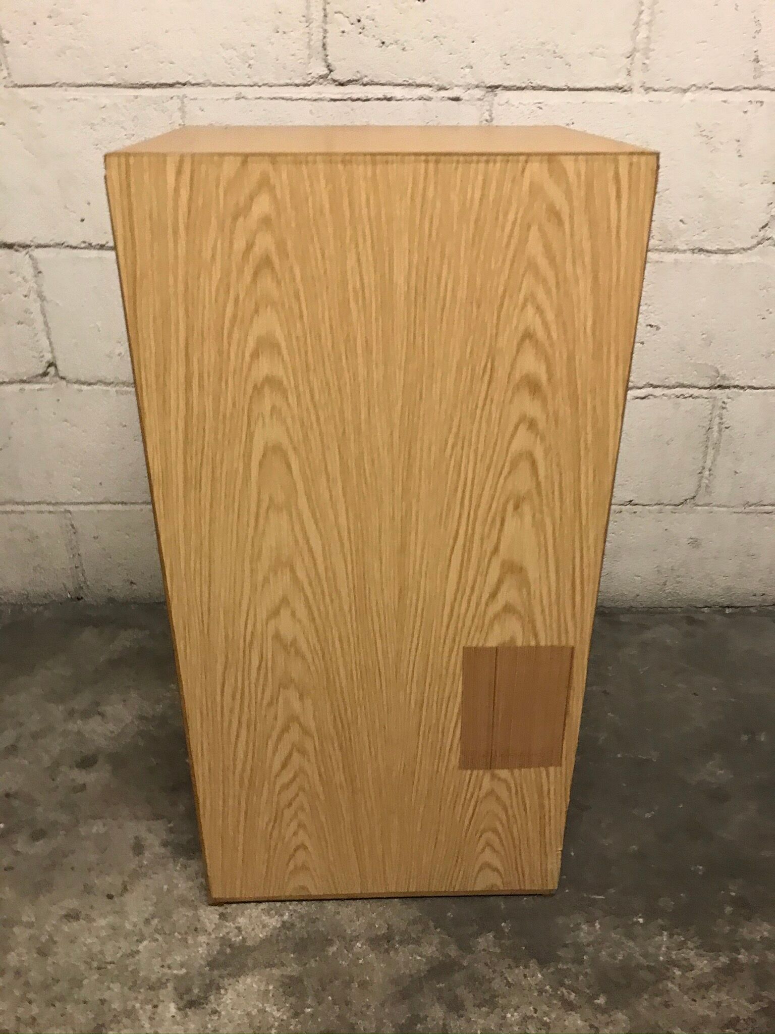 Vintage curtain-shaped binder in light honey-coloured oak