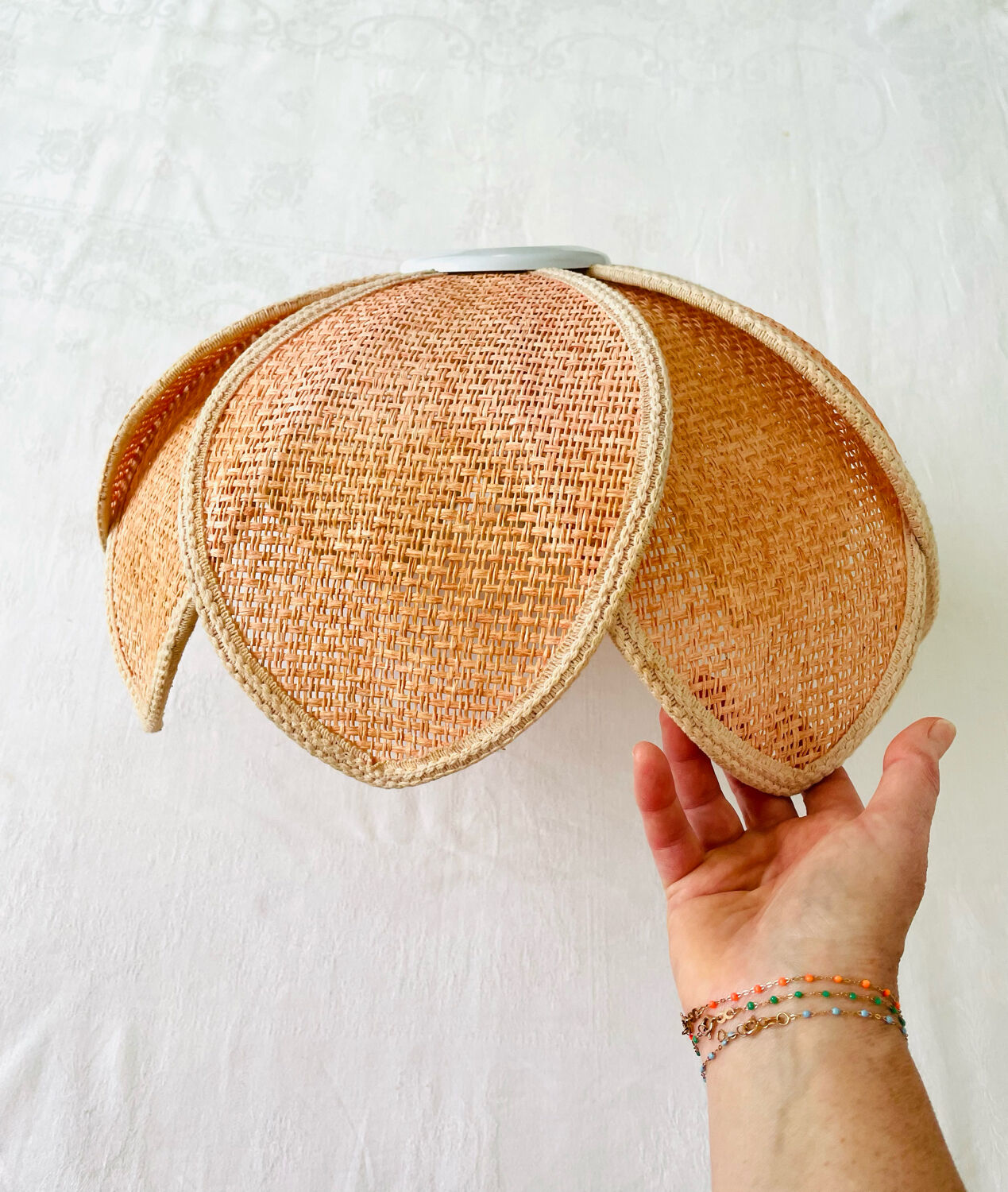 Abat-jour suspension forme fleur paille vintage