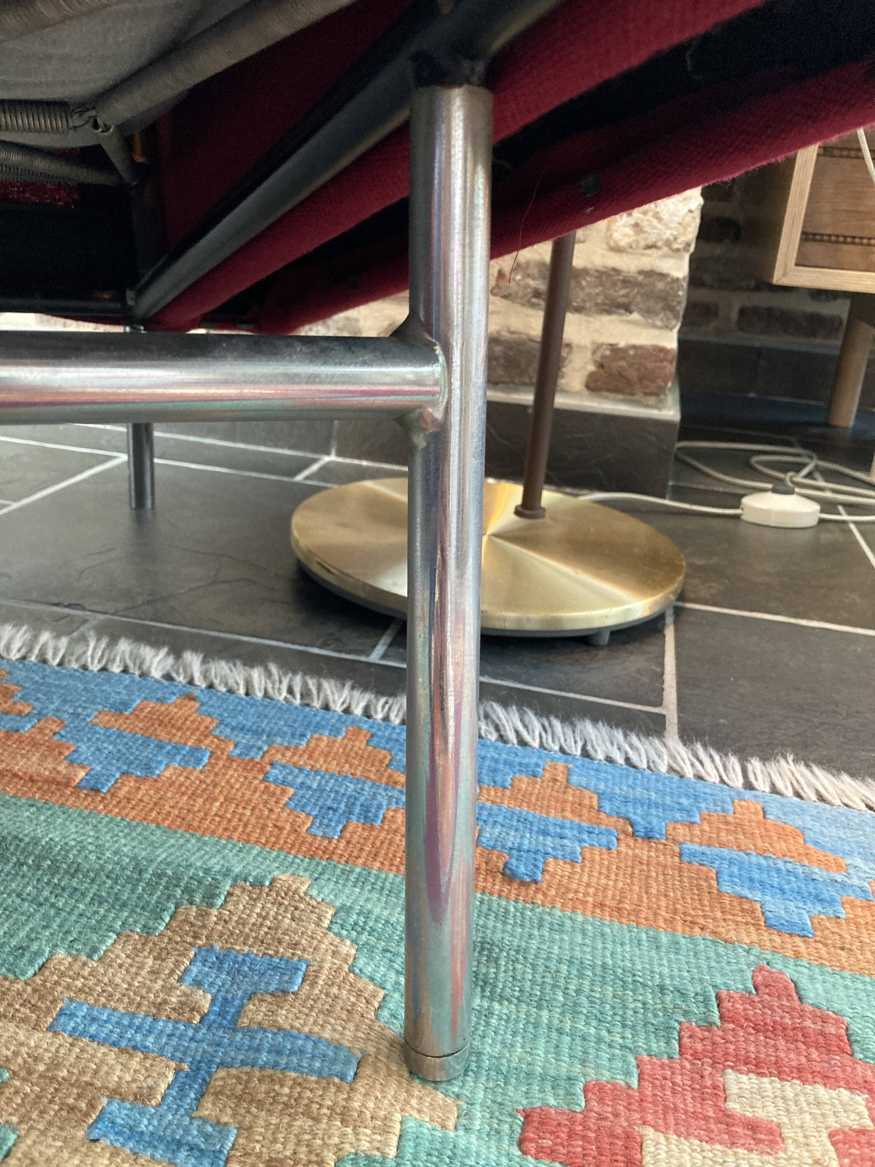 Airborne G10 chair by Pierre Guariche