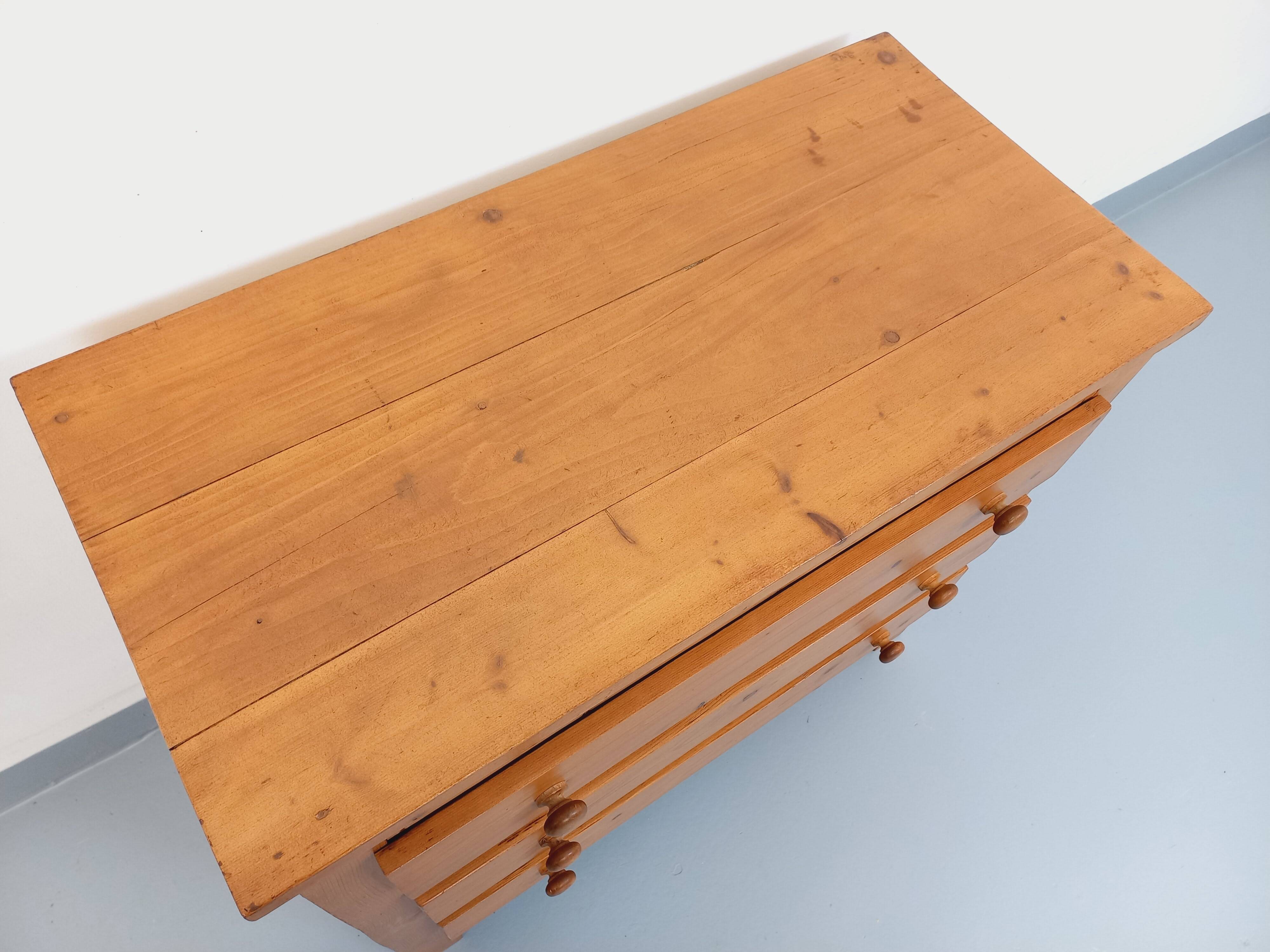Vintage pine chest of drawers from the 70s and 80s.
