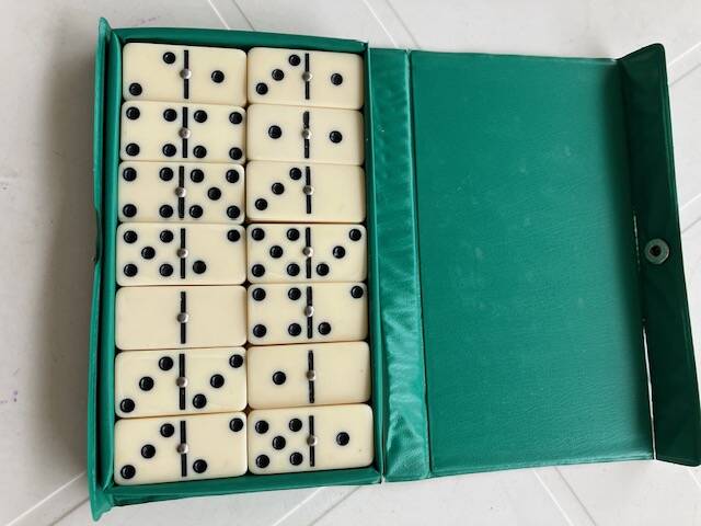 Boite de dominos
