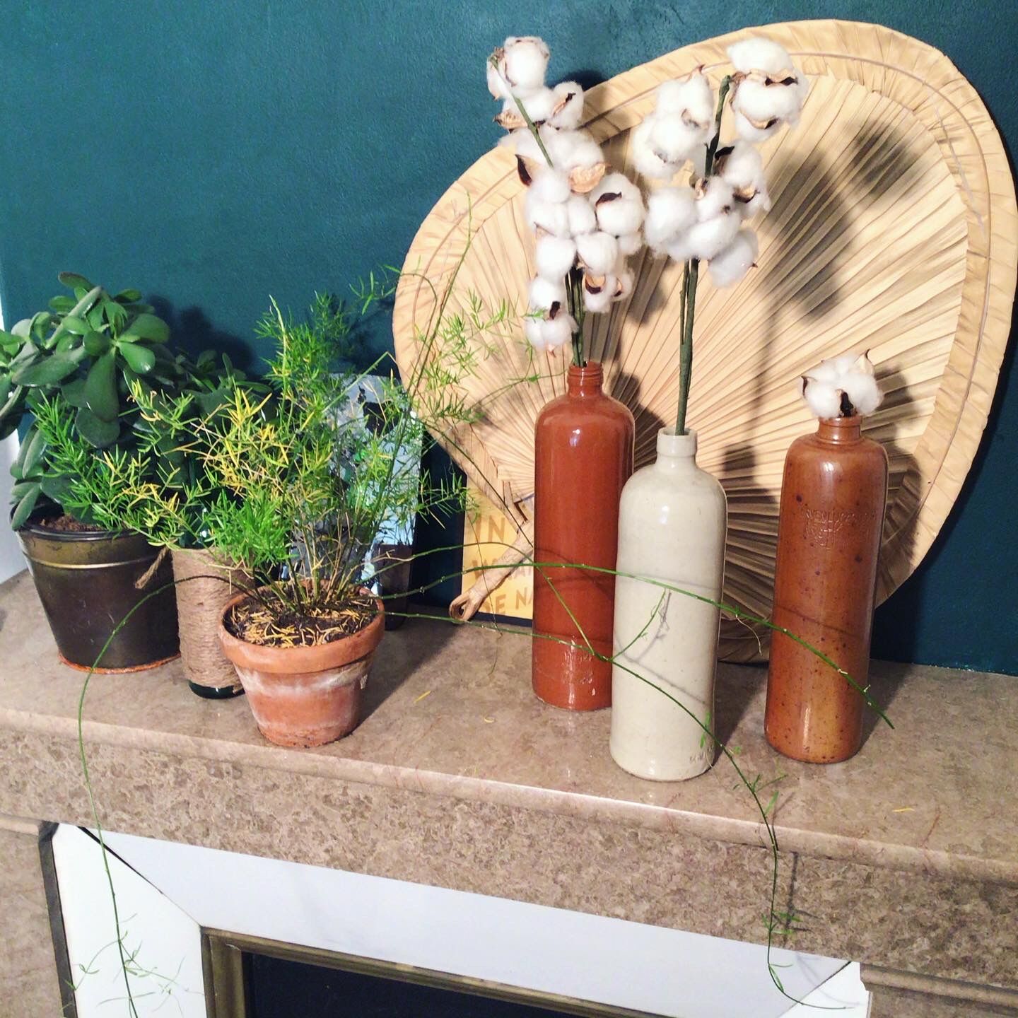 Lot of three bottles in 1900 sandstone