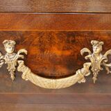 Commode ancienne en acajou, loupe d'Amboine, marbre rouge et bronze