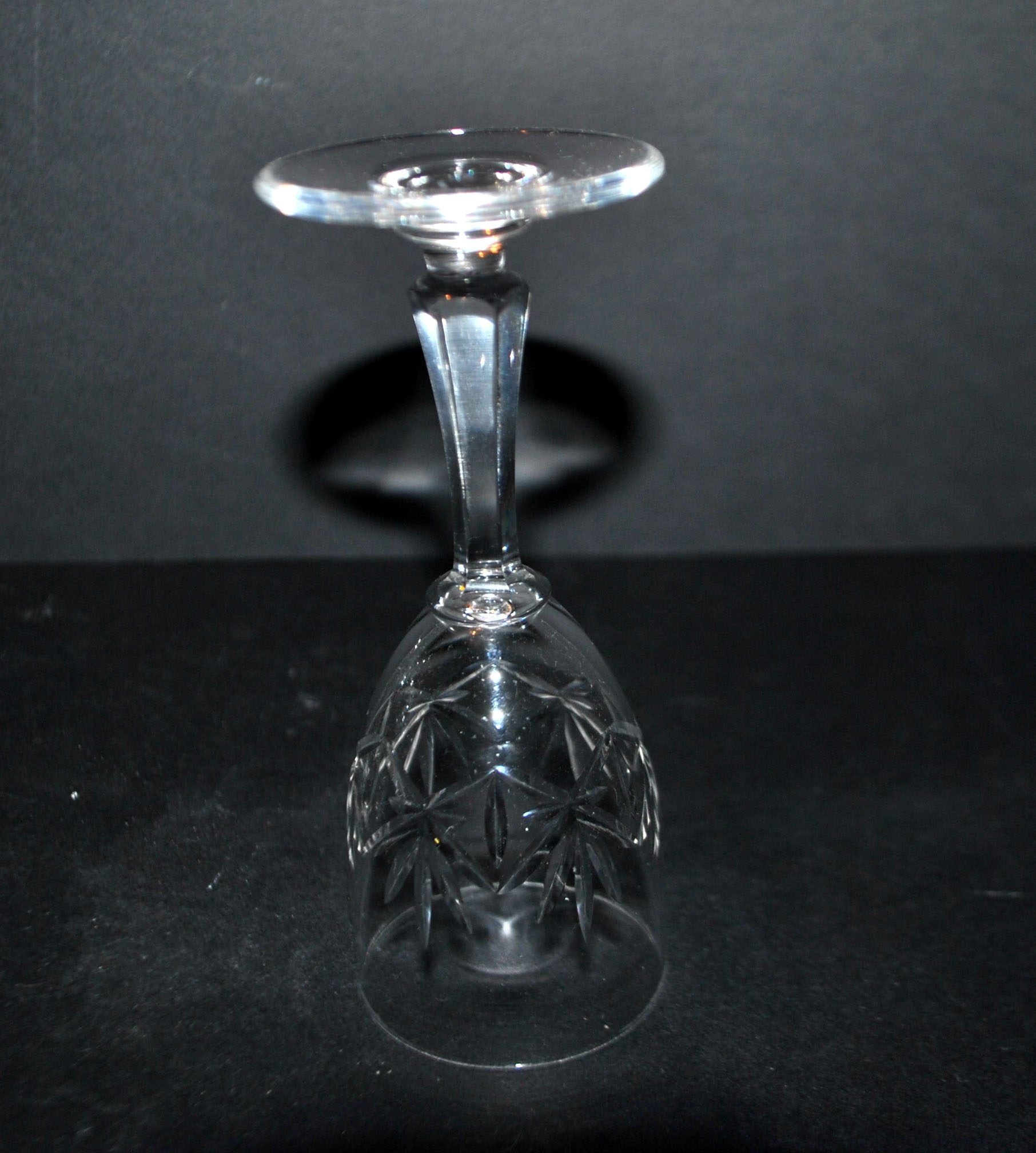 Saint-Louis set of 6 stemmed crystal glasses with palmette design, circa 1900, H11.5