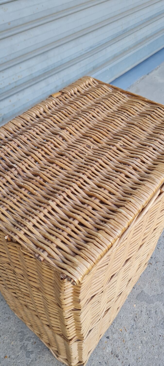 Vintage wicker basket