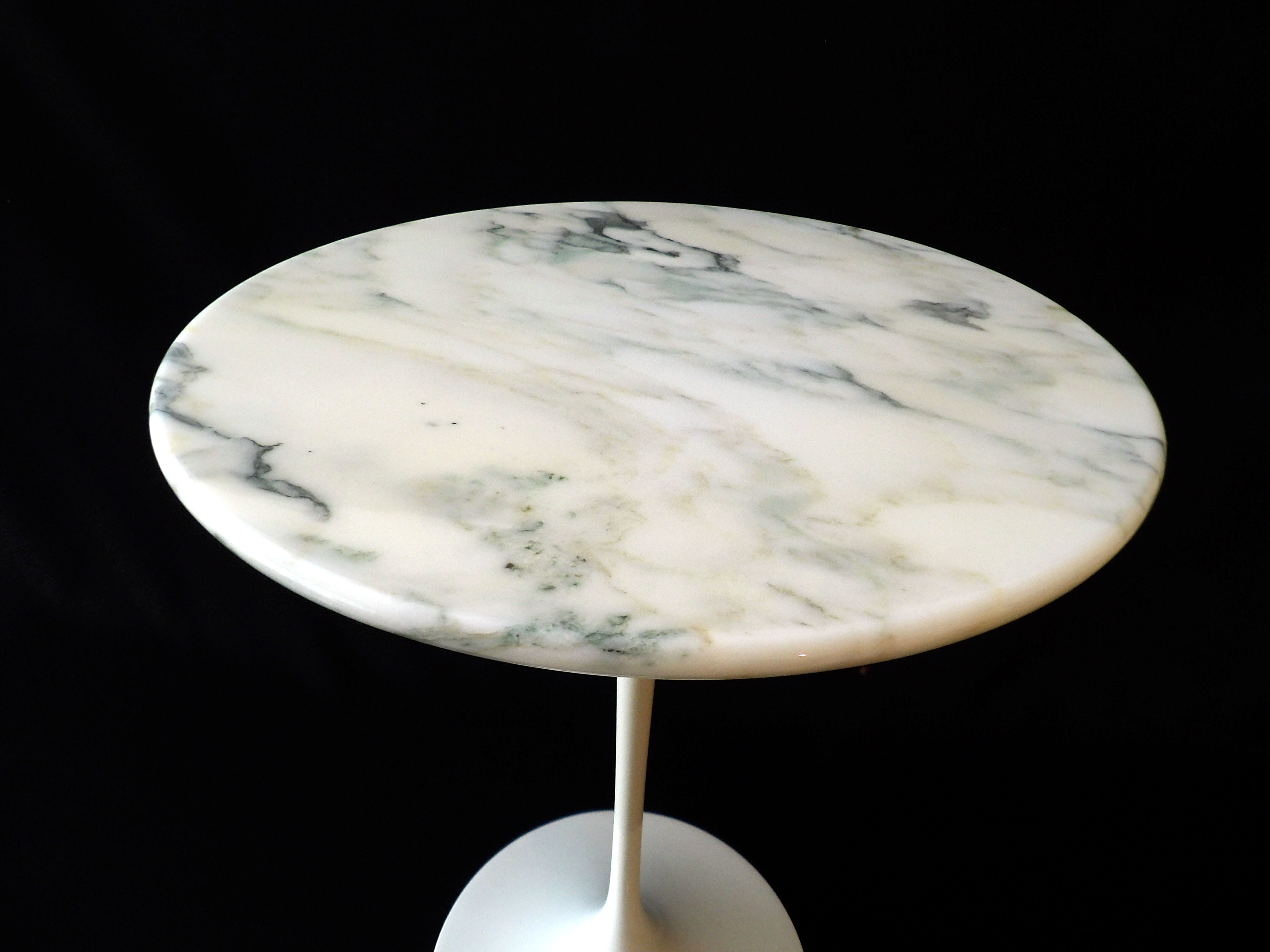 Tulip side table by Eero Saarinen for Knoll International