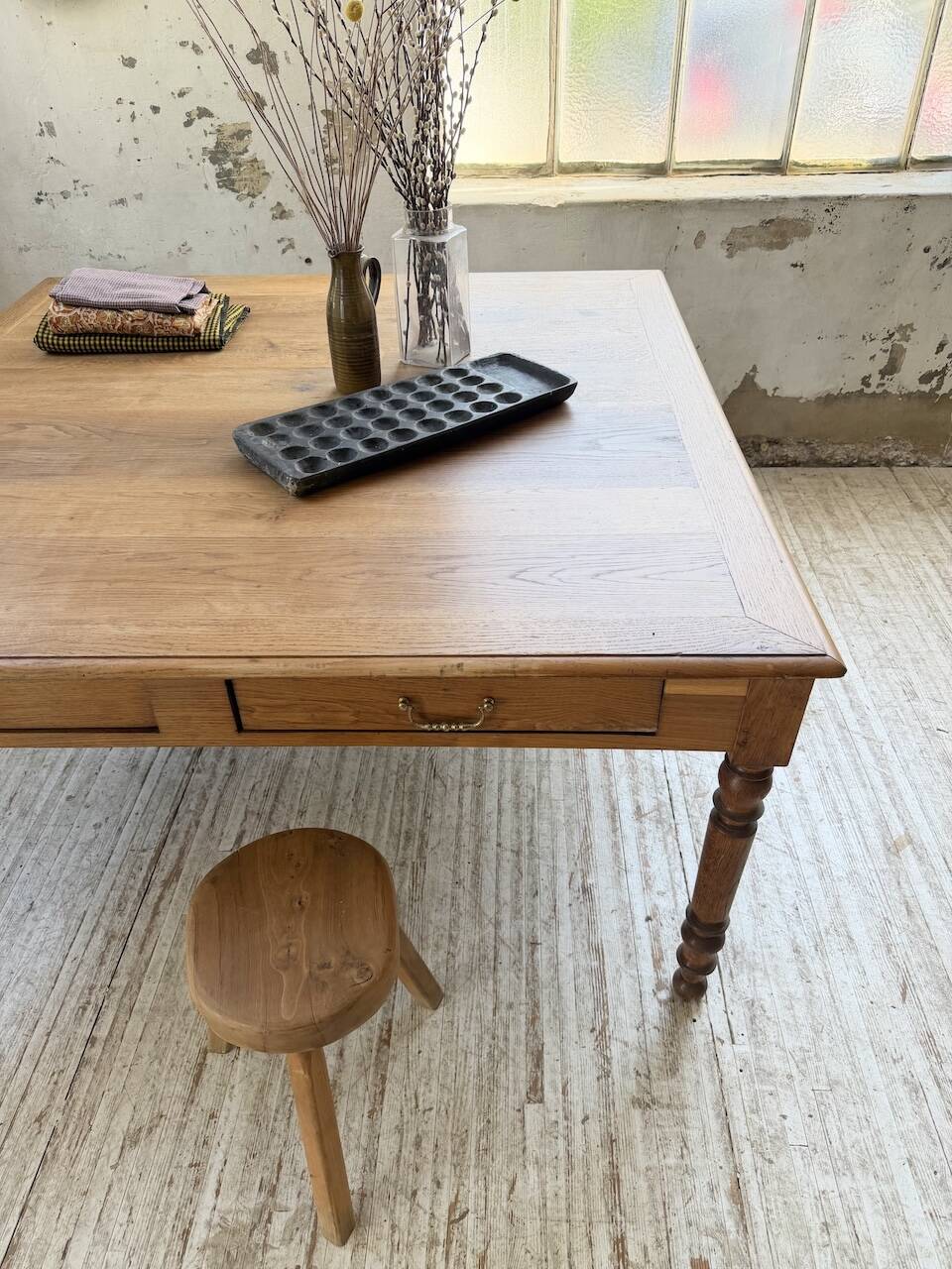 Grande table de ferme XL chêne « carrée » conférence 1950