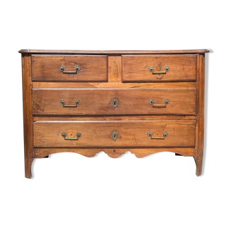 Antique chest of drawers