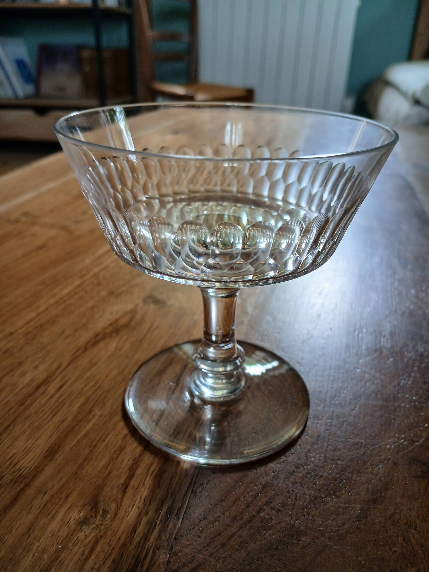 6 coupes à champagne anciennes en cristal