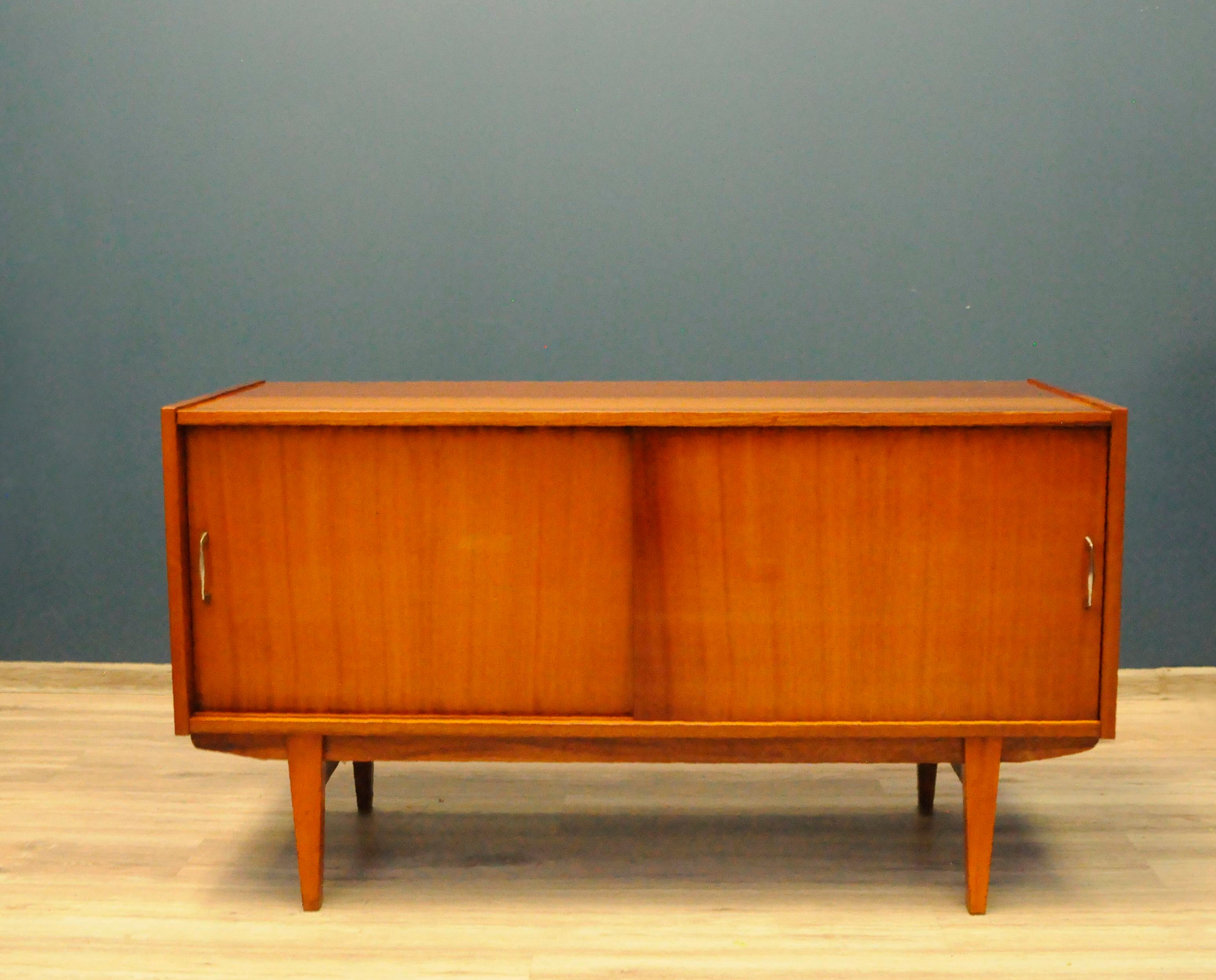 Commode Violetta avec portes coulissantes