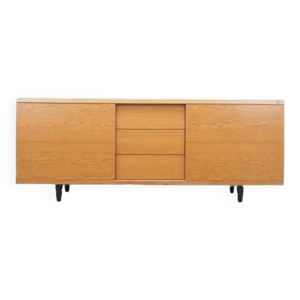 Buffet en frêne, design