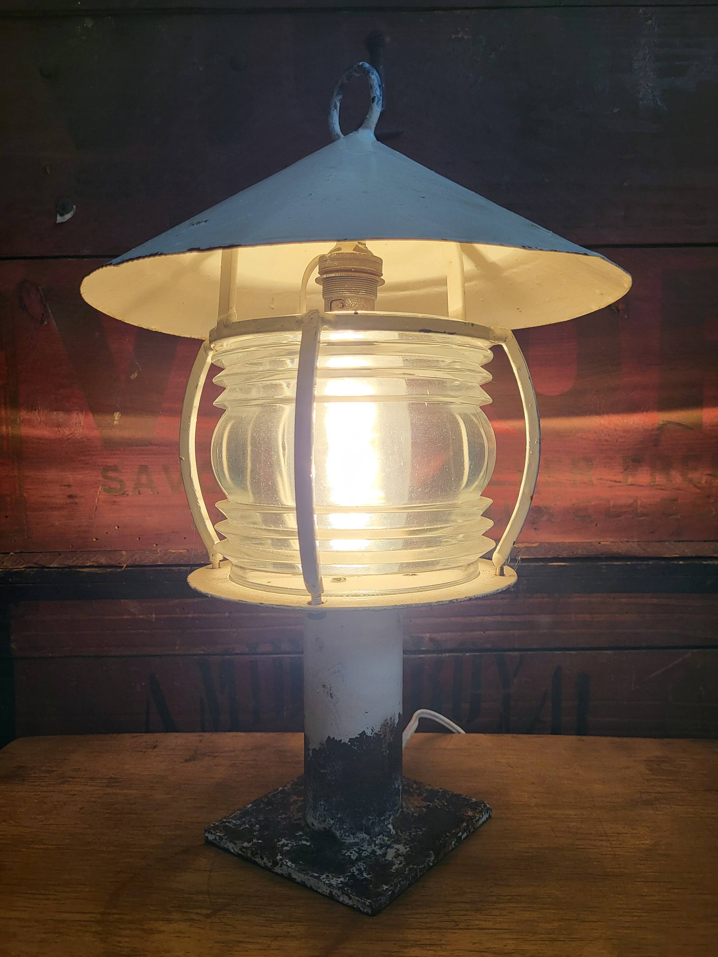 Lampe nautique maritime, modèle original authentique