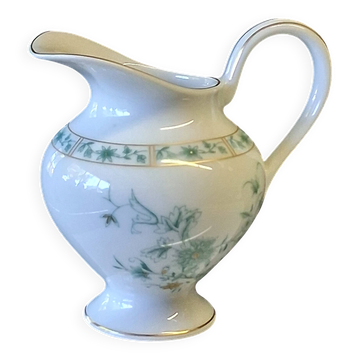 Très joli pot à lait ou aiguière en faïence ancienne de chez Bernardeau en