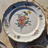 Set of 1 dinner plate and 4 dessert plates Villeroy Boch model 1562.