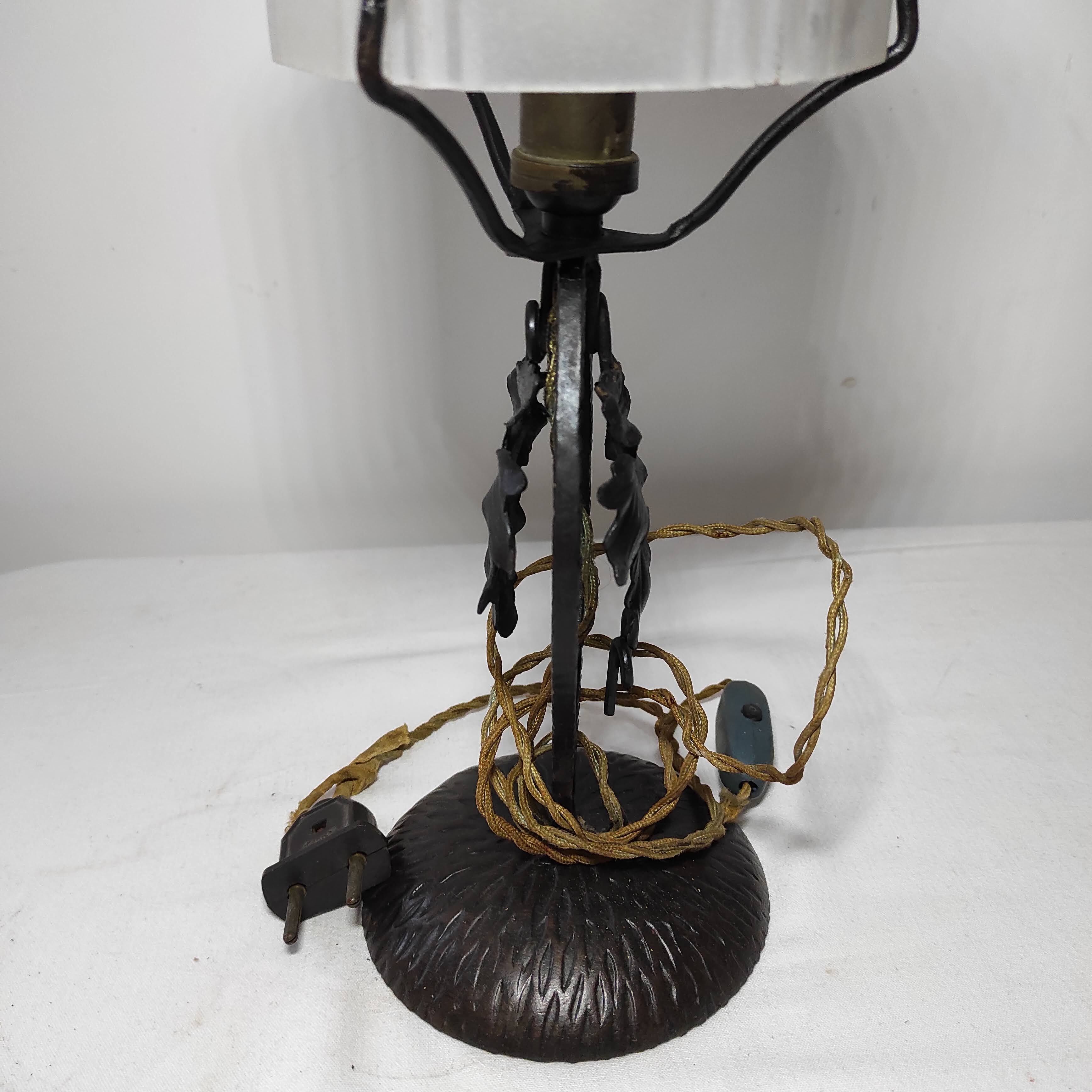 Wrought iron Arts Deco laying lamp