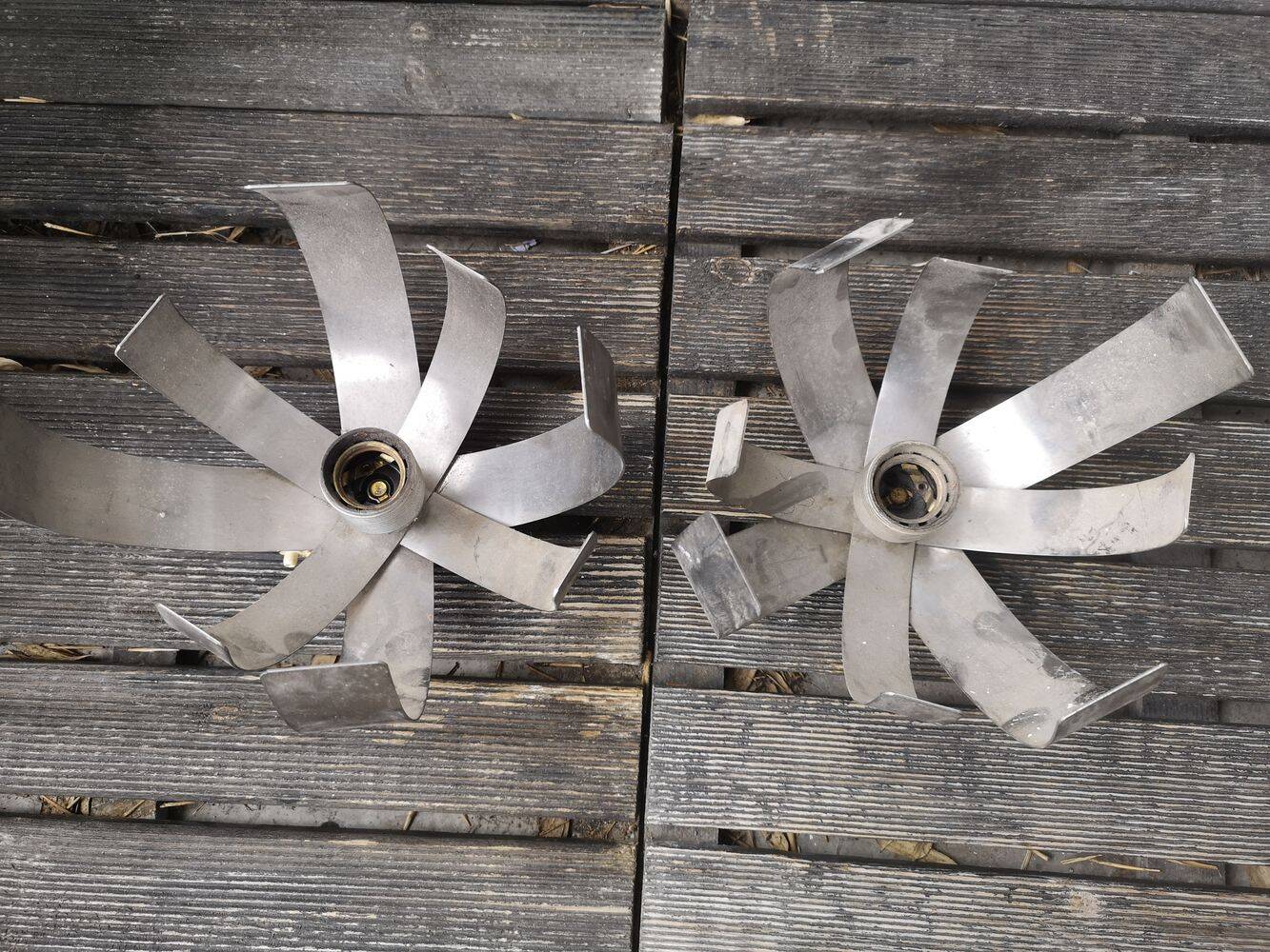 Pair of brushed steel wall lights - attr. to Jocelyne Trocmé - 1970s