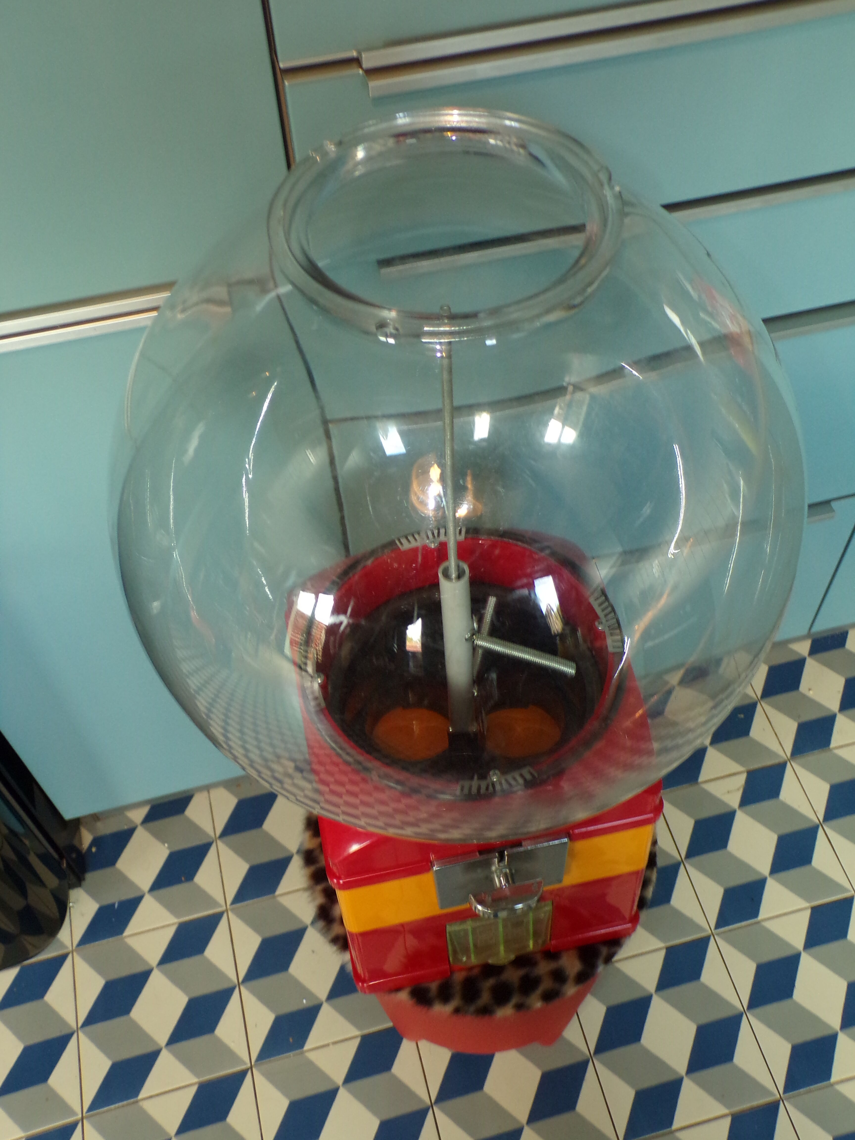 Vintage chewing gum dispenser