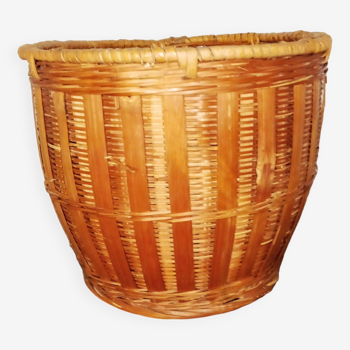 Vintage wicker plant pot