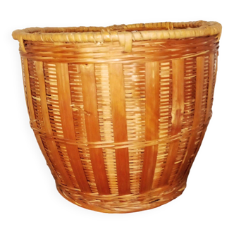 Vintage wicker plant pot