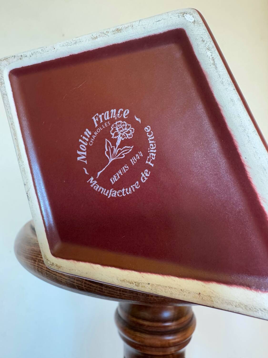 Charolles earthenware quadrilateral design vase