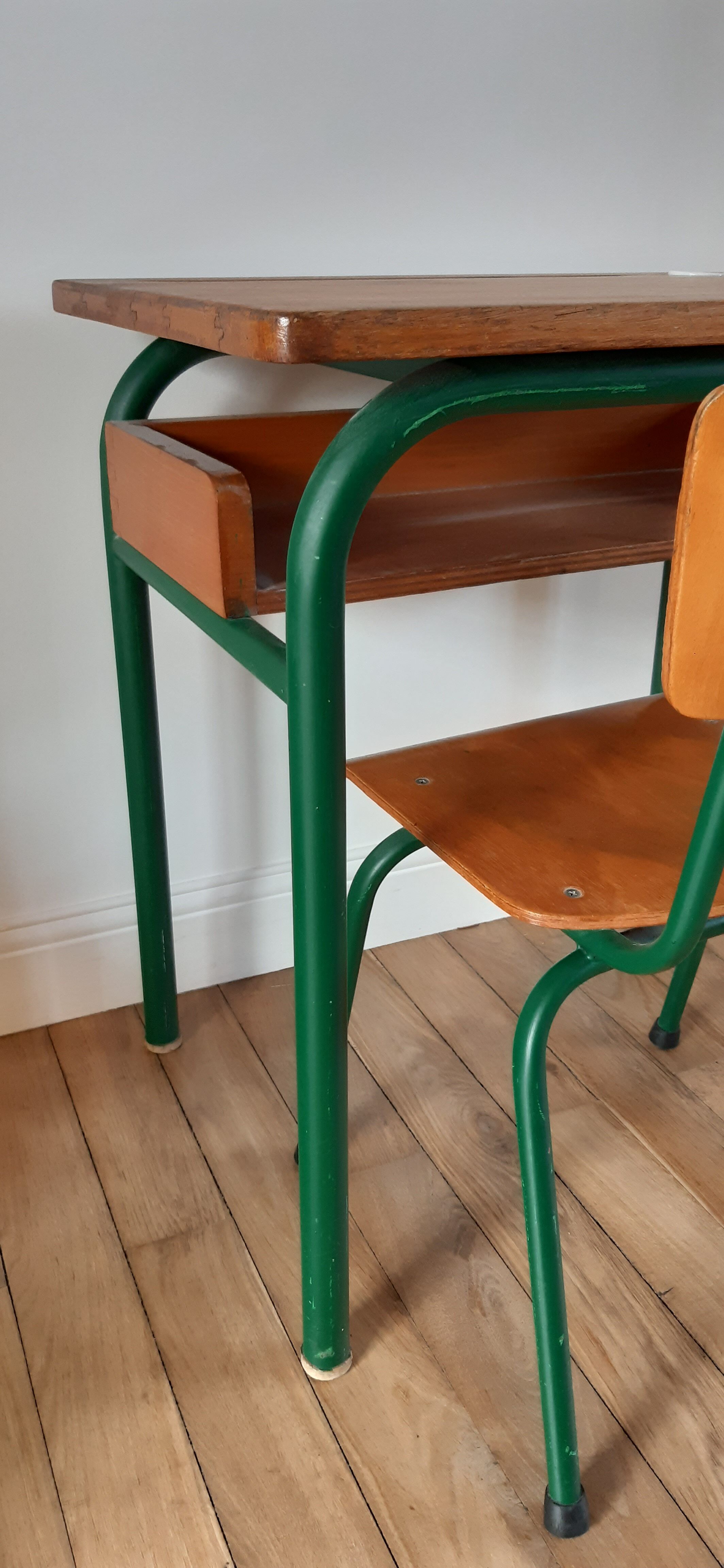 Children's desk and school chair with inkwell 30-40s