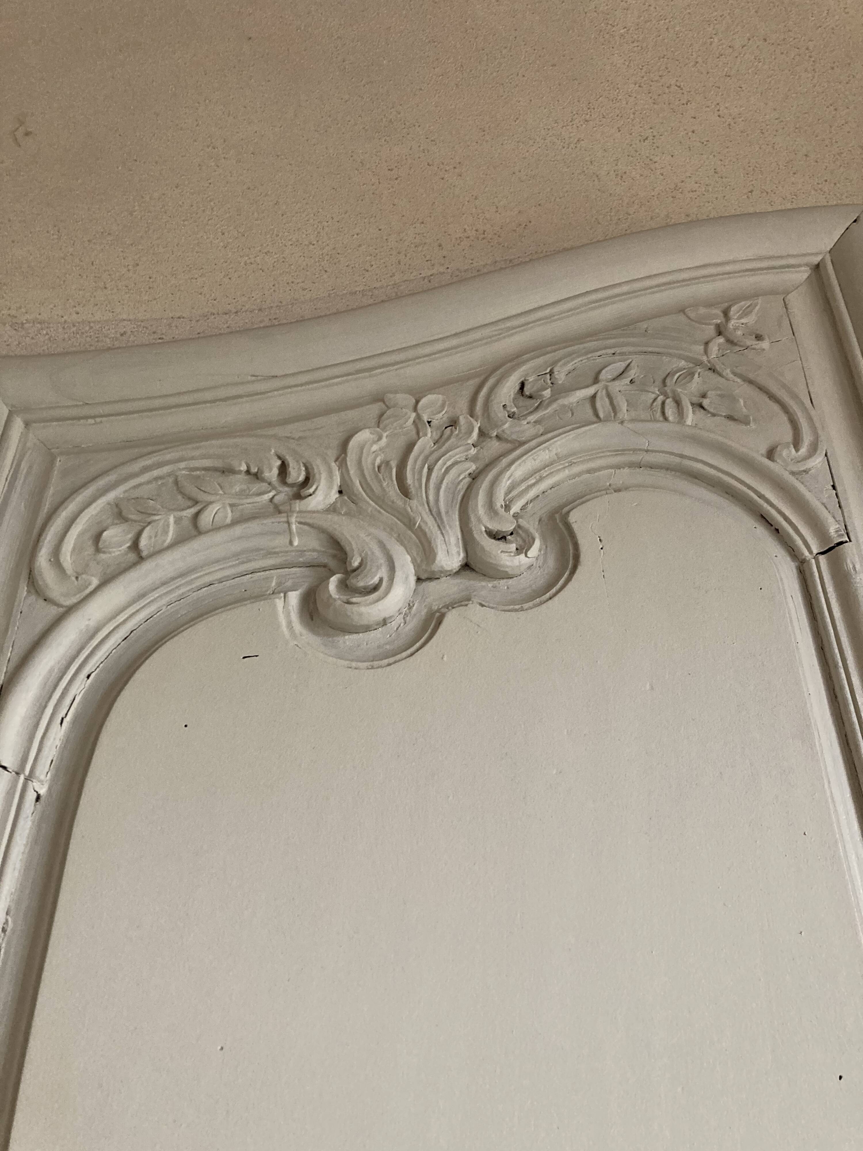 2 cabinet doors in oak period 19th century.