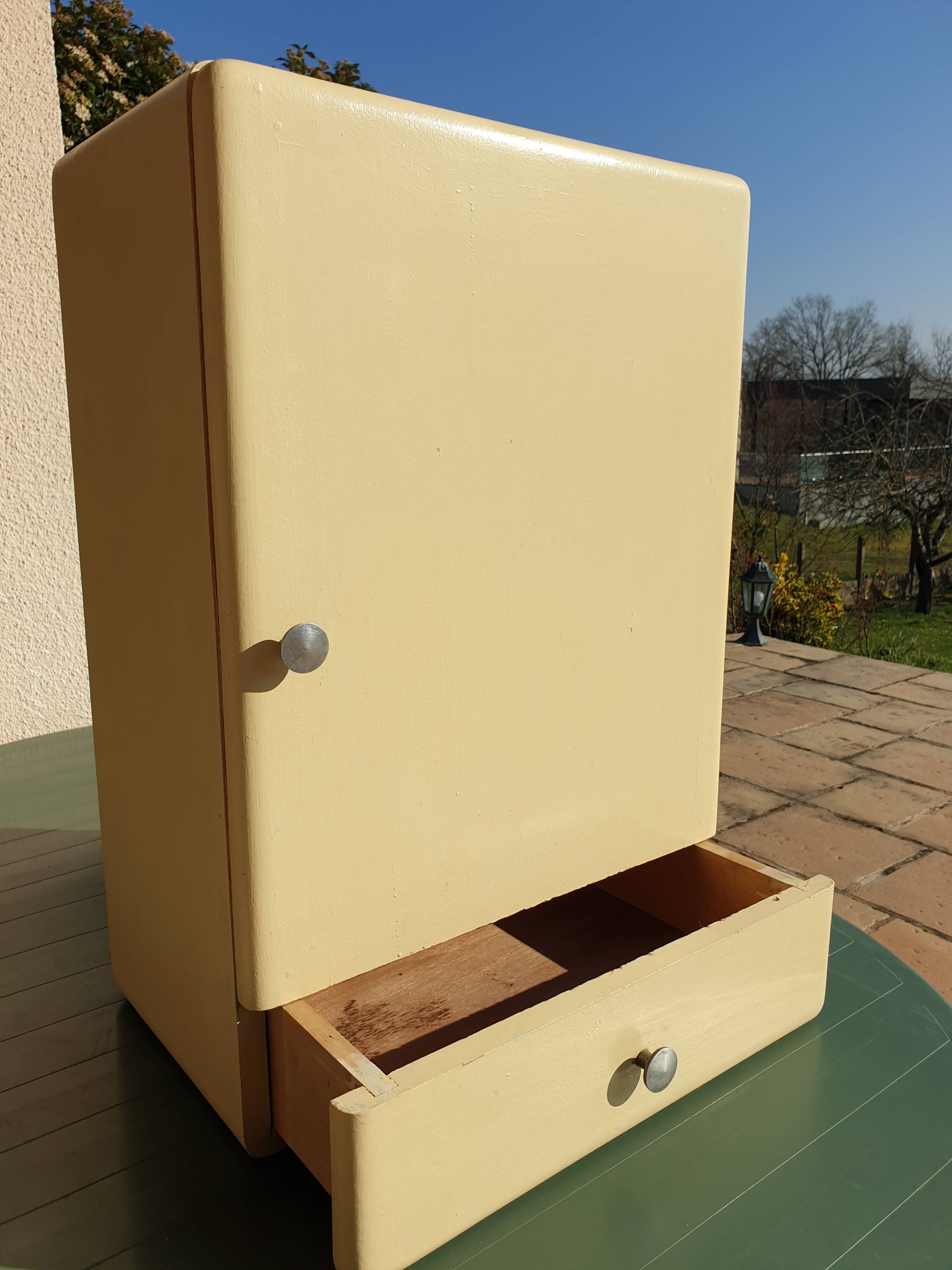 Medicine cabinet