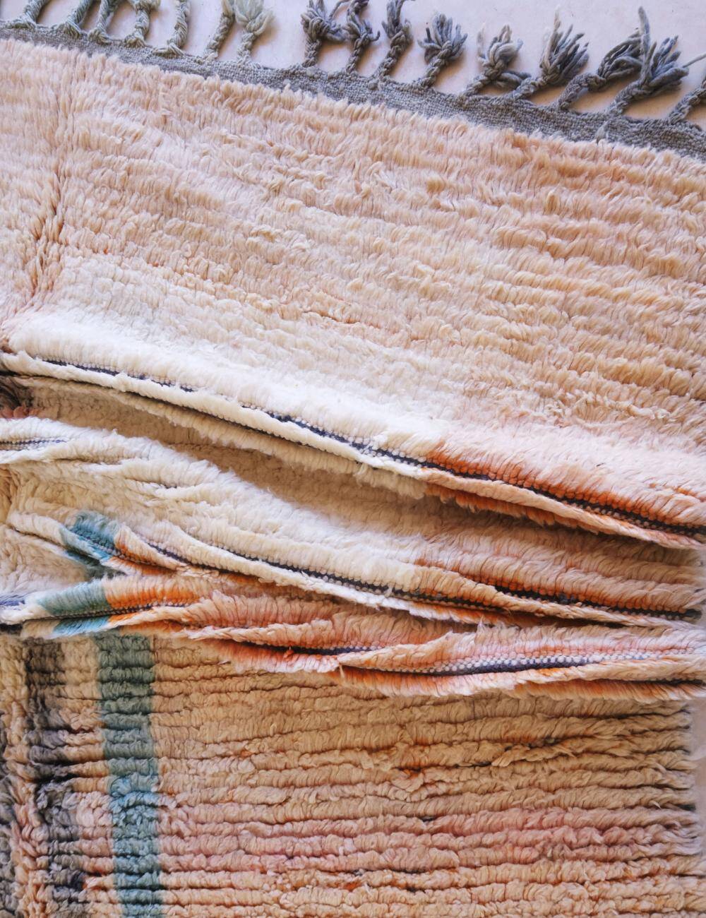 Contemporary neutral tones rug - 278 x 176 cm