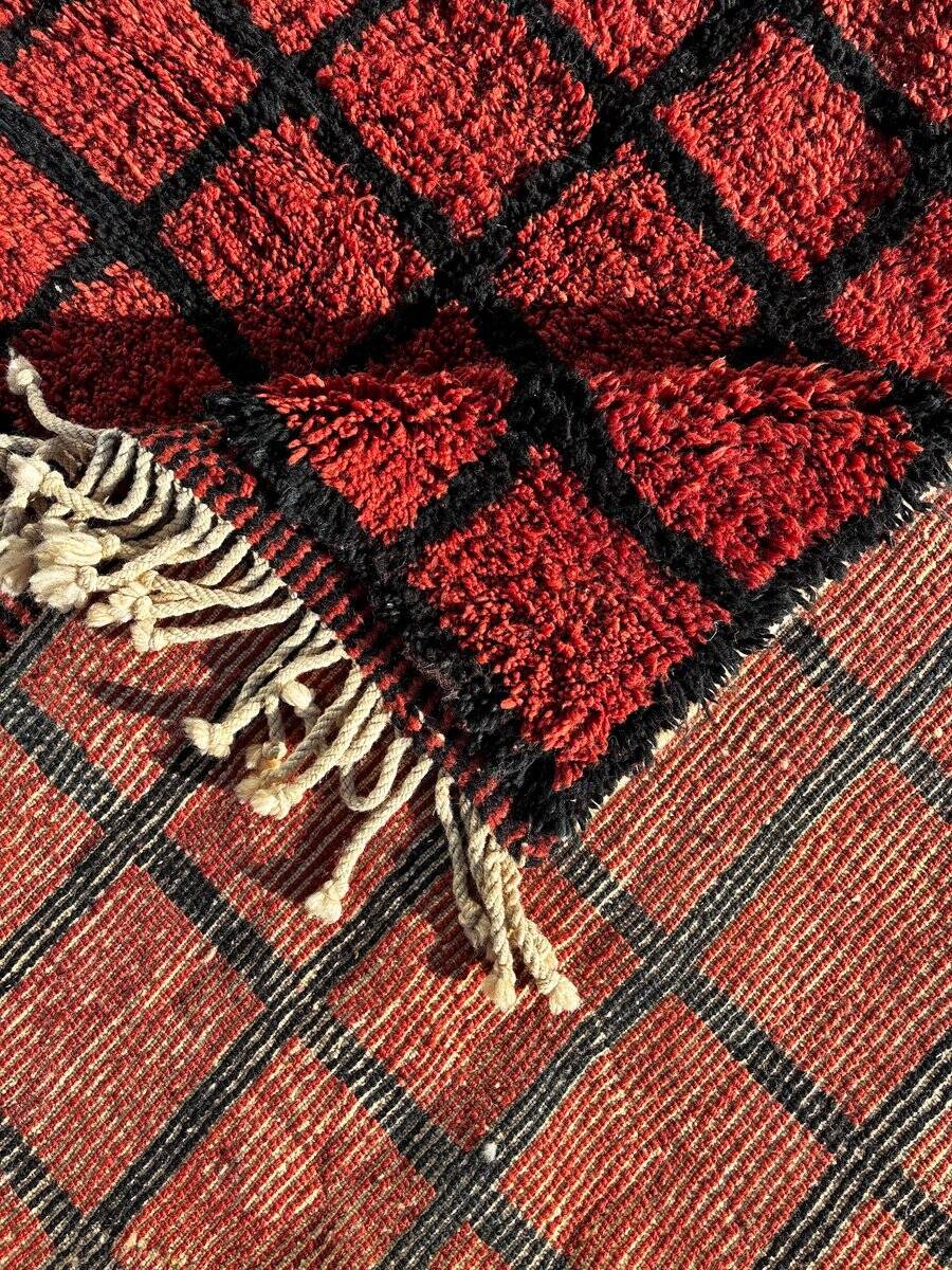 Modern Moroccan Berber rug in wool