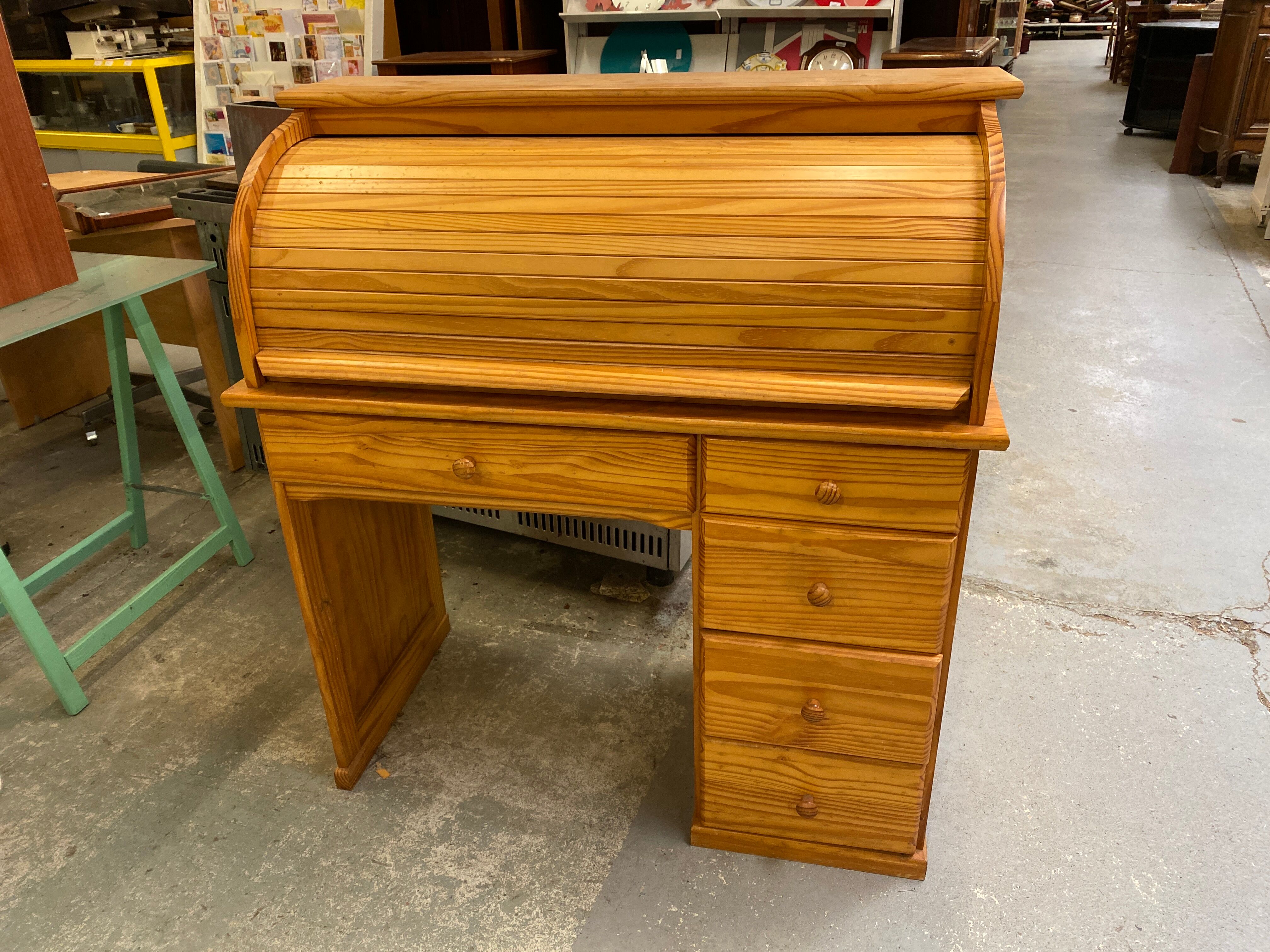 Cylinder desk