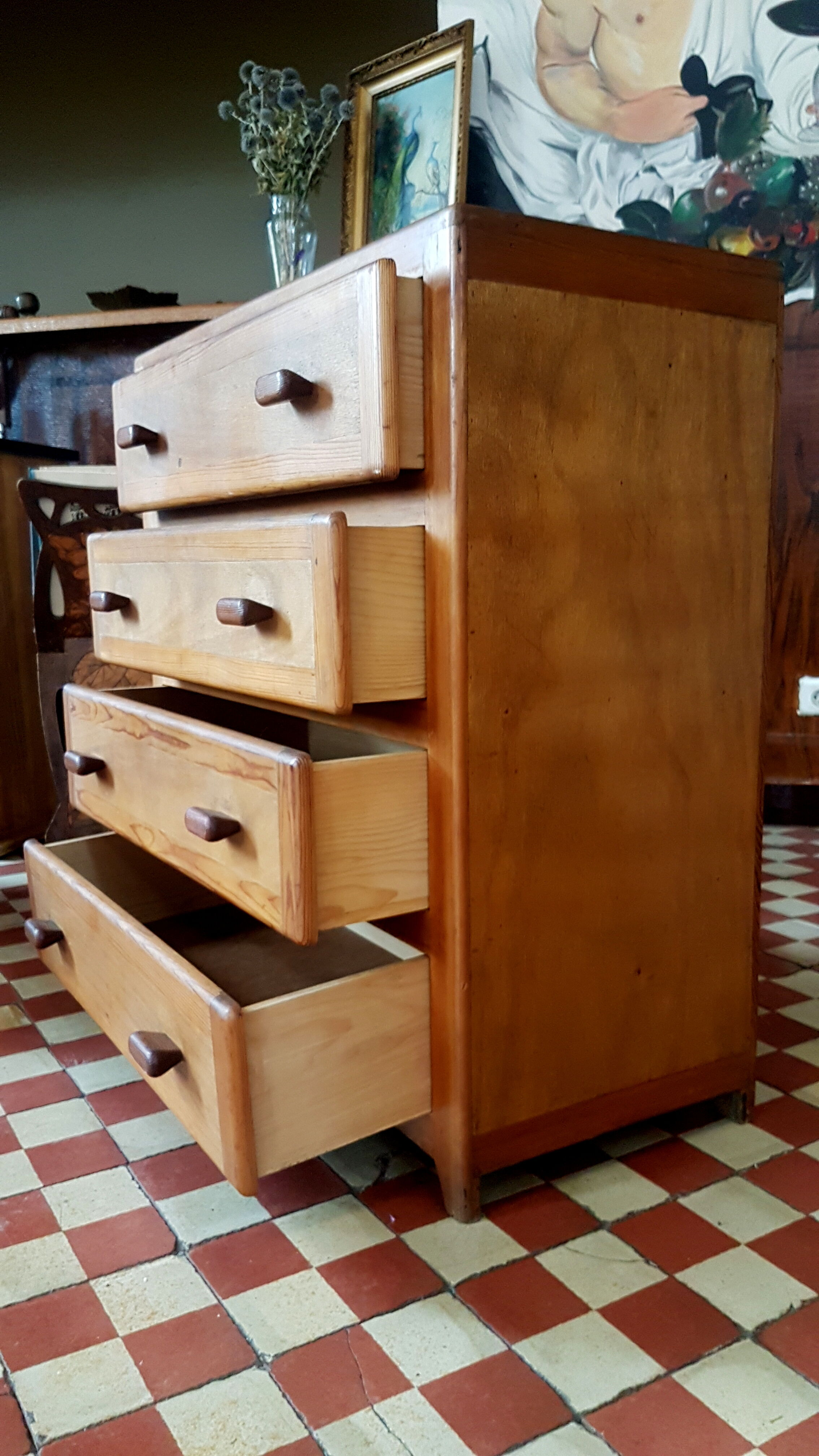 Vintage chest of drawers retro look