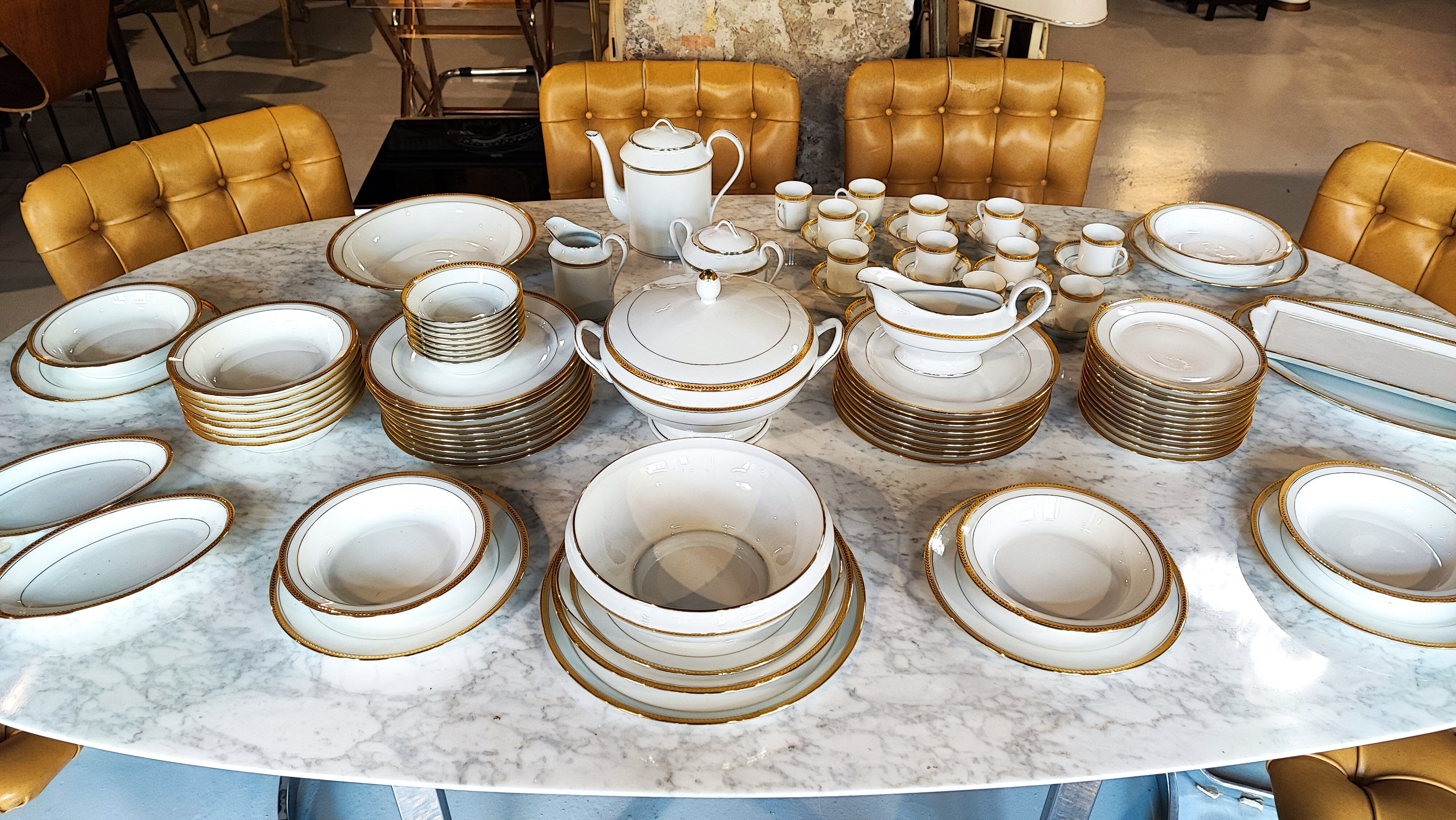 Limoges porcelain service 86 pieces gold 24K