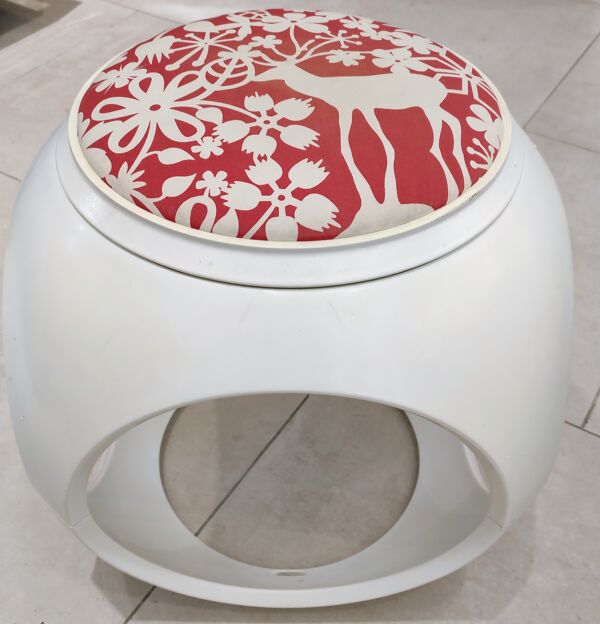 Moroso ''Oblio Table Pouf'' par Von Robinson