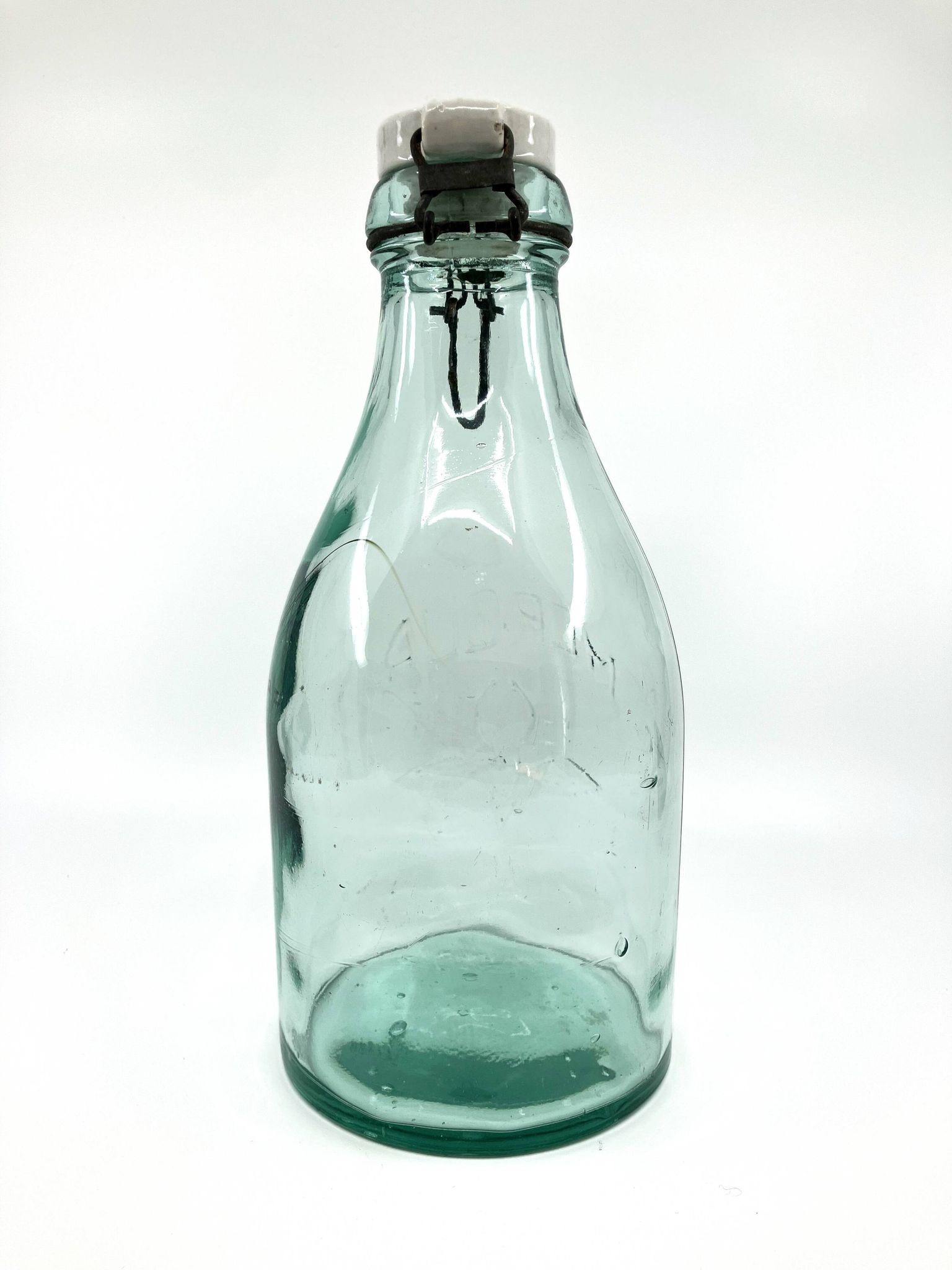Grande bouteille "Mercur" en verre et bouchon en céramique • 2L • 1930