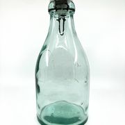 Grande bouteille "Mercur" en verre et bouchon en céramique • 2L • 1930