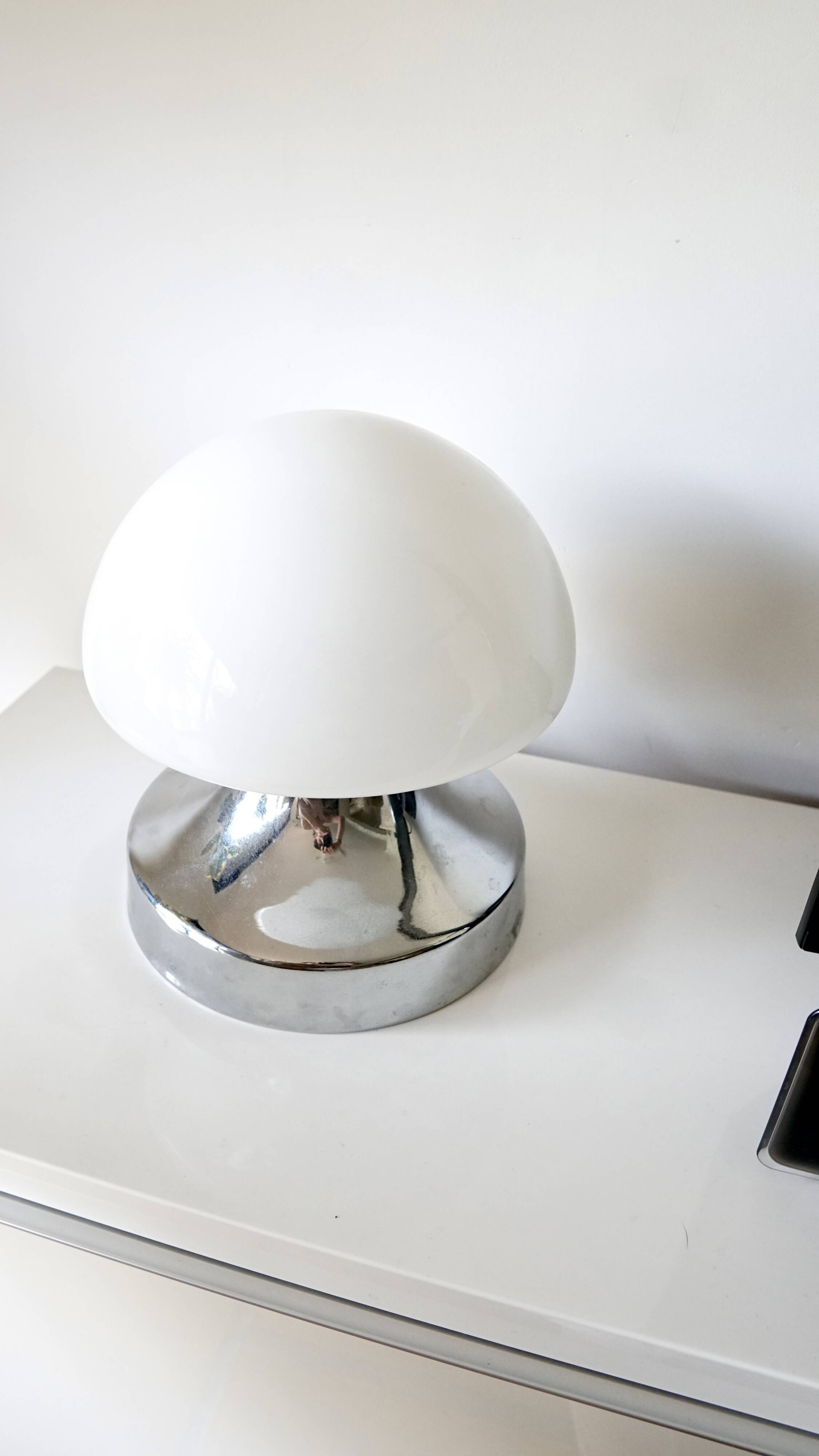 Space Age mushroom table lamp in chrome and opaline glass, 1970s